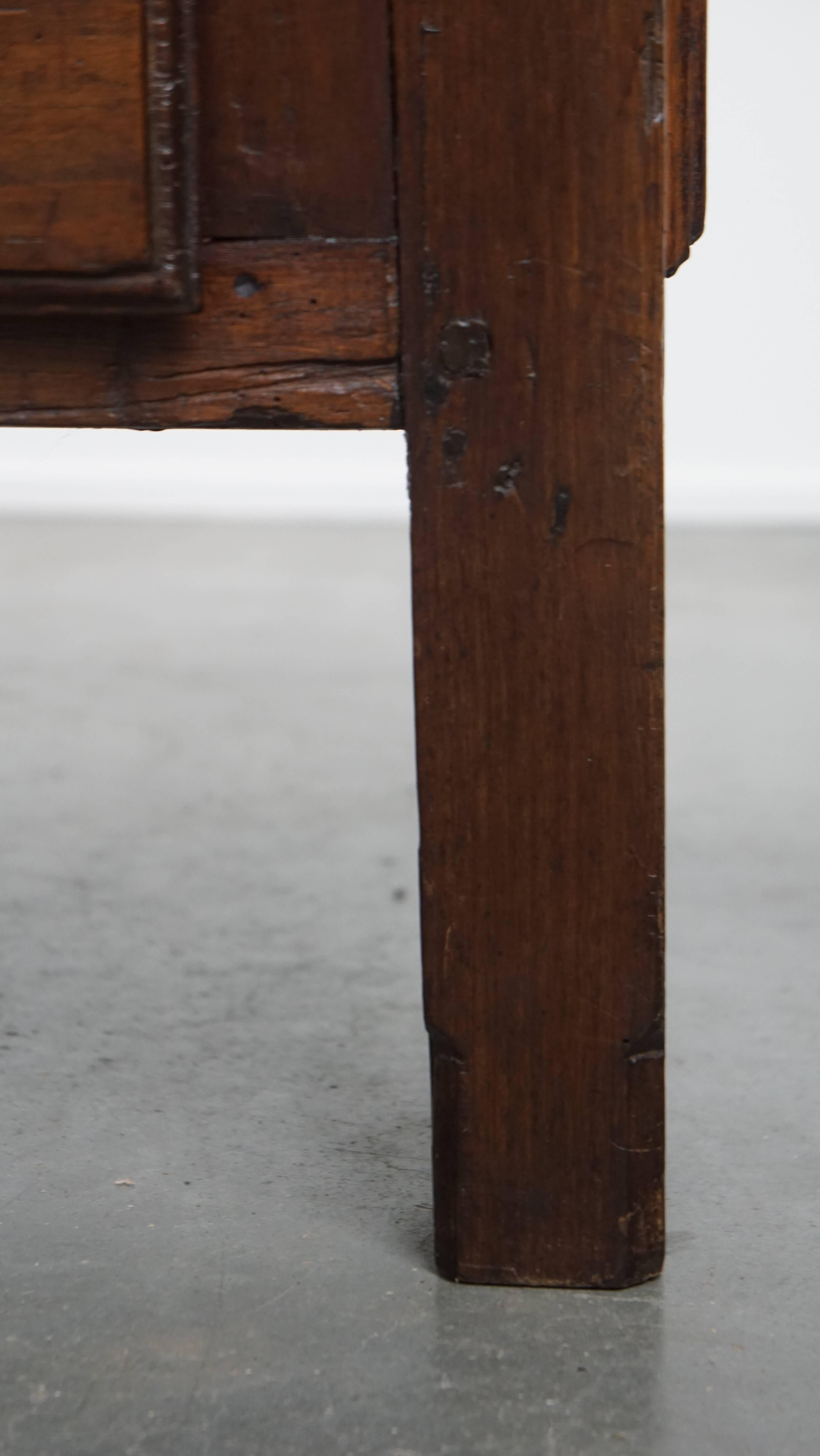 Table basse ancienne du 18e siècle avec trois tiroirs, South Antiques en vente 5