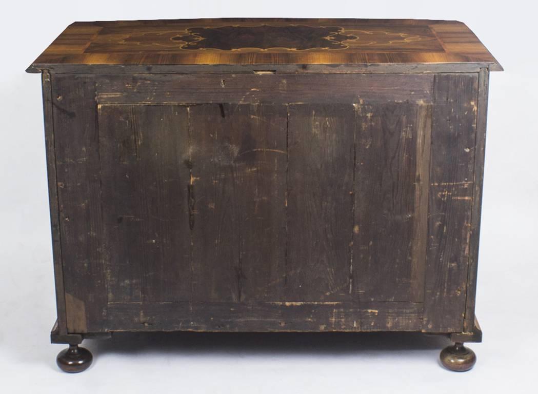 Antique South German Baroque Walnut Bowfront Commode Chest, 18th Century 6