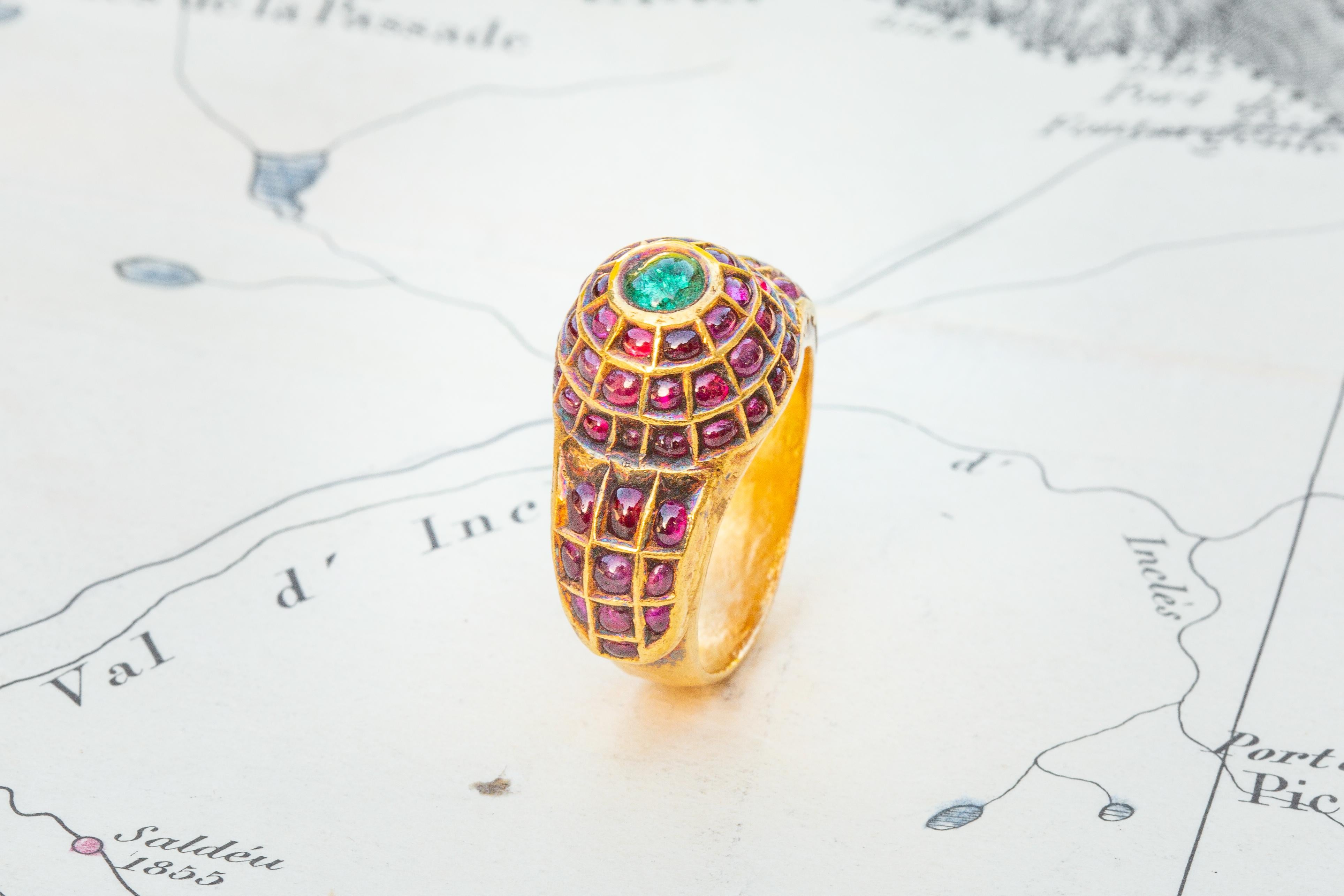Antique South Indian Heavy 22K Gold Emerald and Ruby Statement Ring Mughal 3