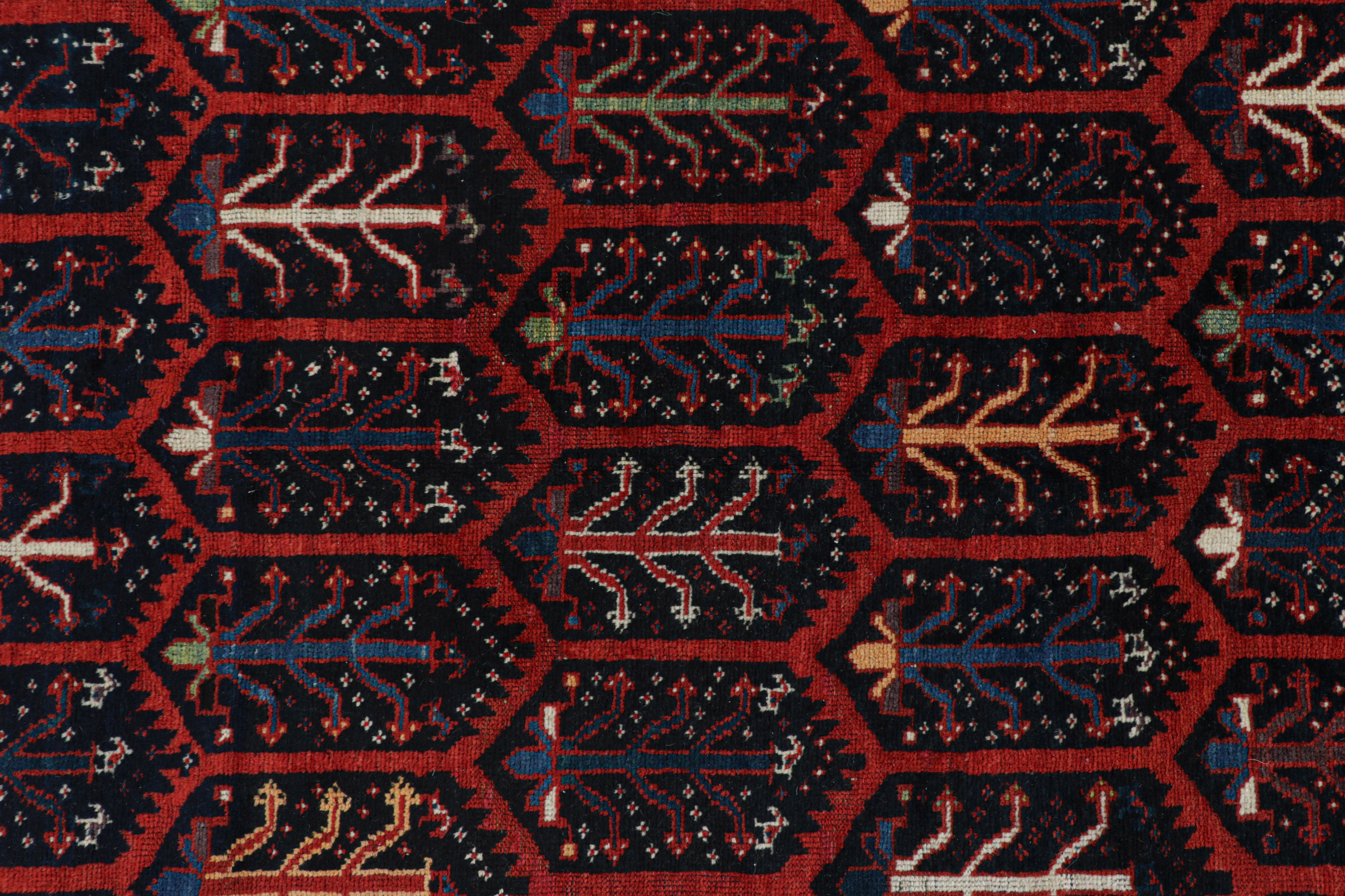 Antiker Südpersischer Teppich mit polychromen Stammesmustern, von Rug & Kilim im Zustand „Gut“ im Angebot in Long Island City, NY