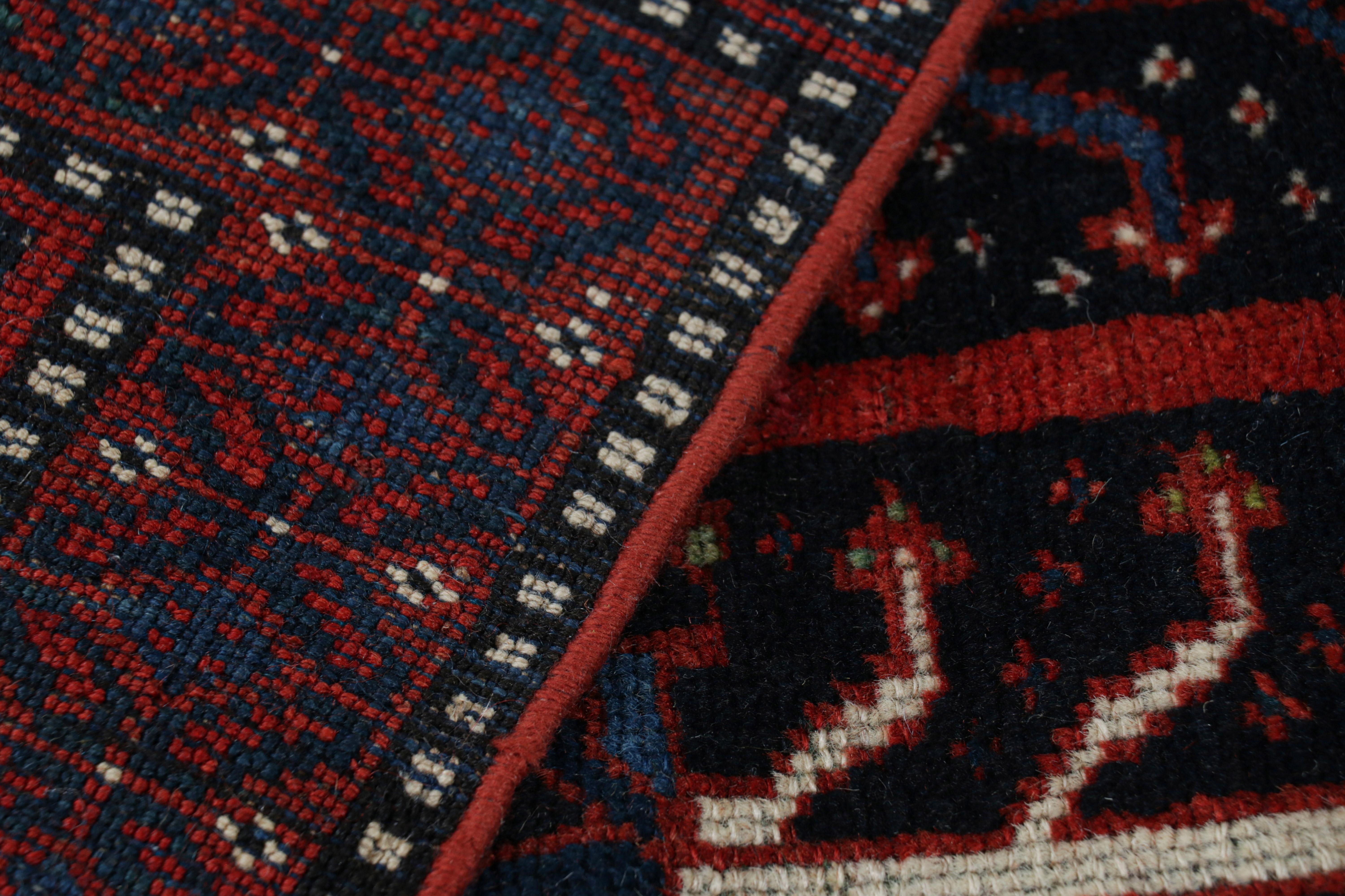 Antiker Südpersischer Teppich mit polychromen Stammesmustern, von Rug & Kilim (Frühes 20. Jahrhundert) im Angebot