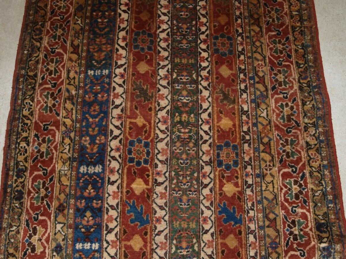Tapis de couloir Khamseh persan ancien avec motif de rayures, fin du 19e siècle Excellent état - En vente à Moreton-In-Marsh, GB