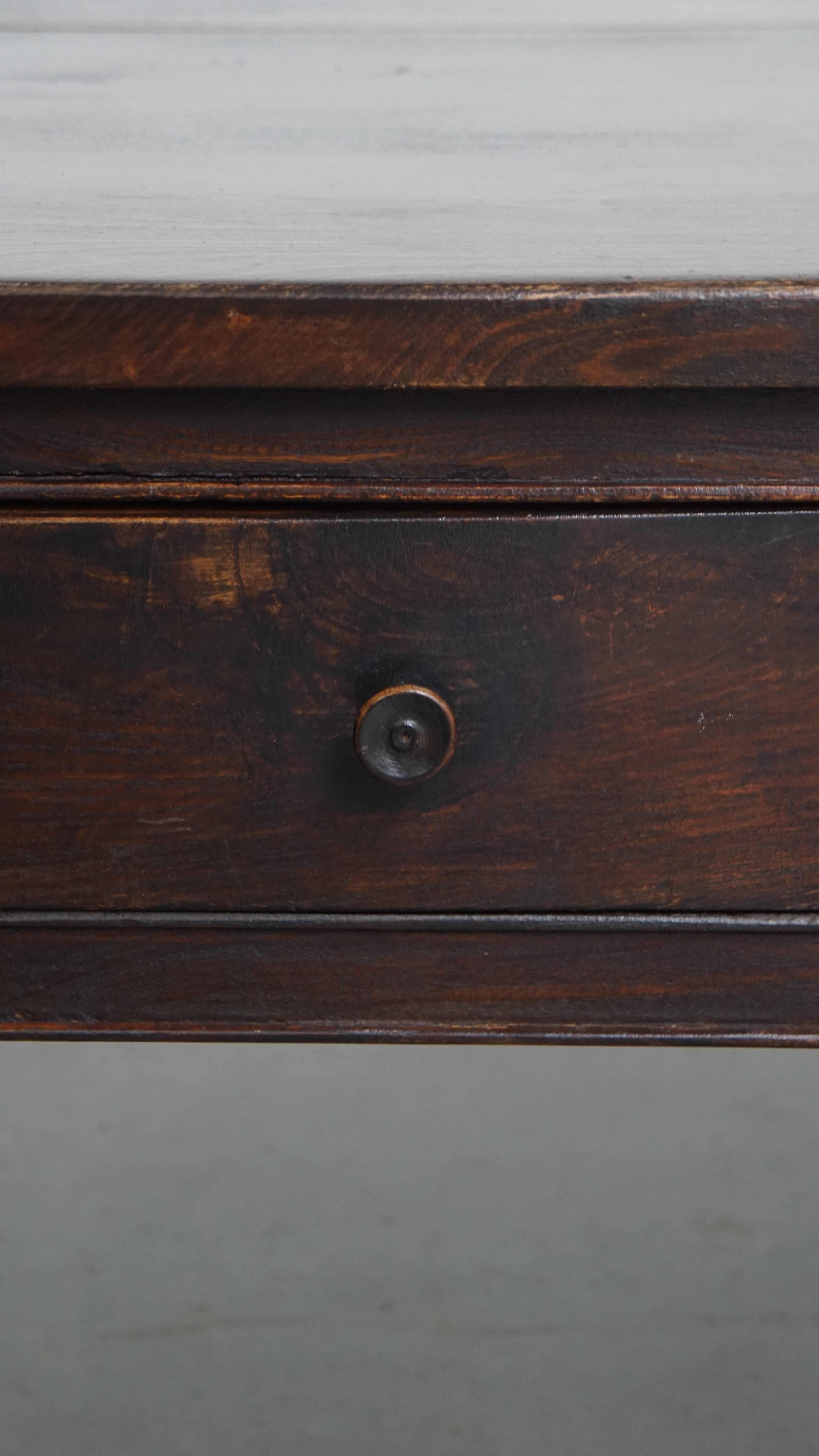 Table basse ancienne en châtaignier du sud de l'Europe avec 2 tiroirs en vente 3