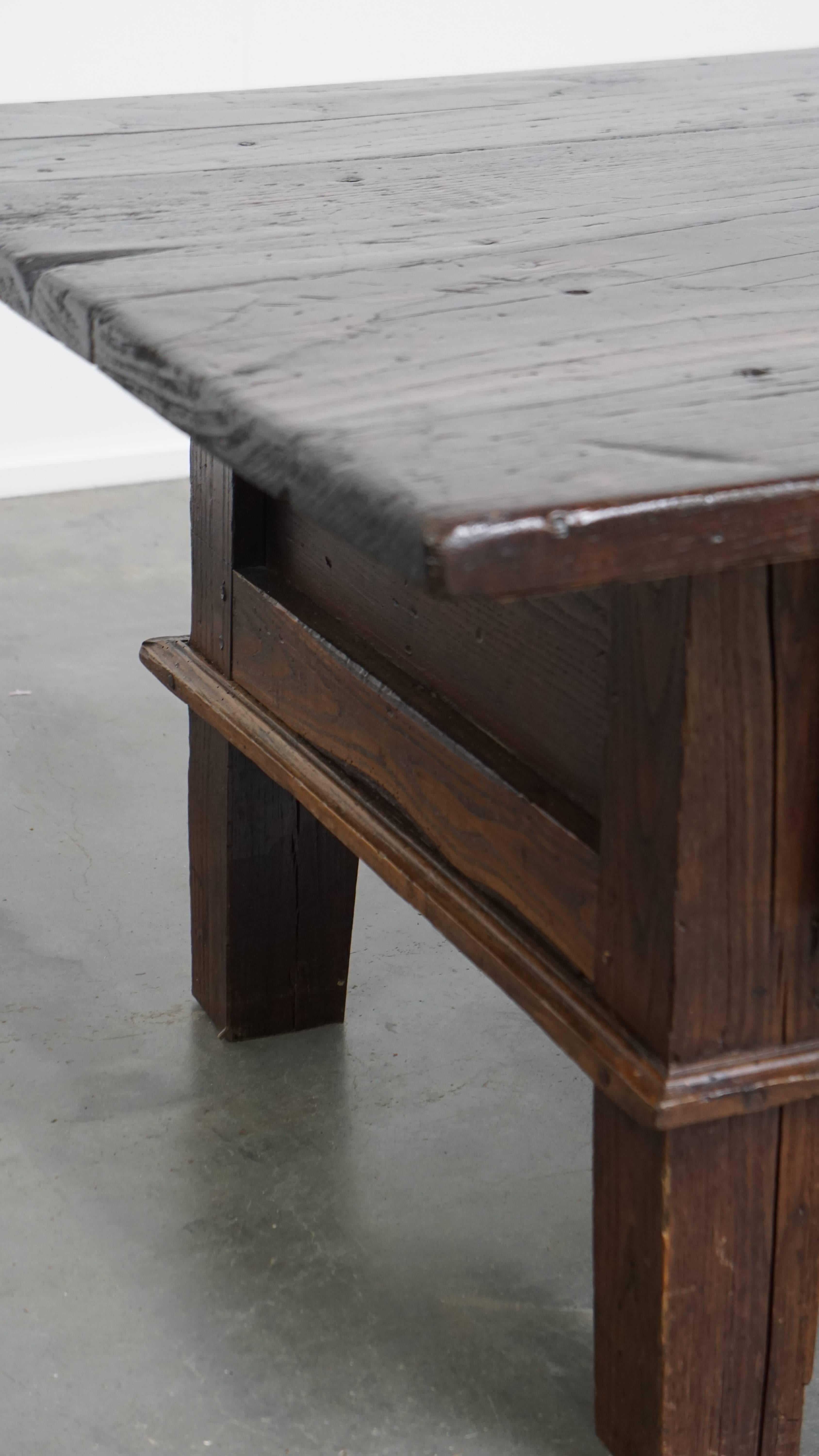 Antique Southern European coffee table from the late 18th century For Sale 7