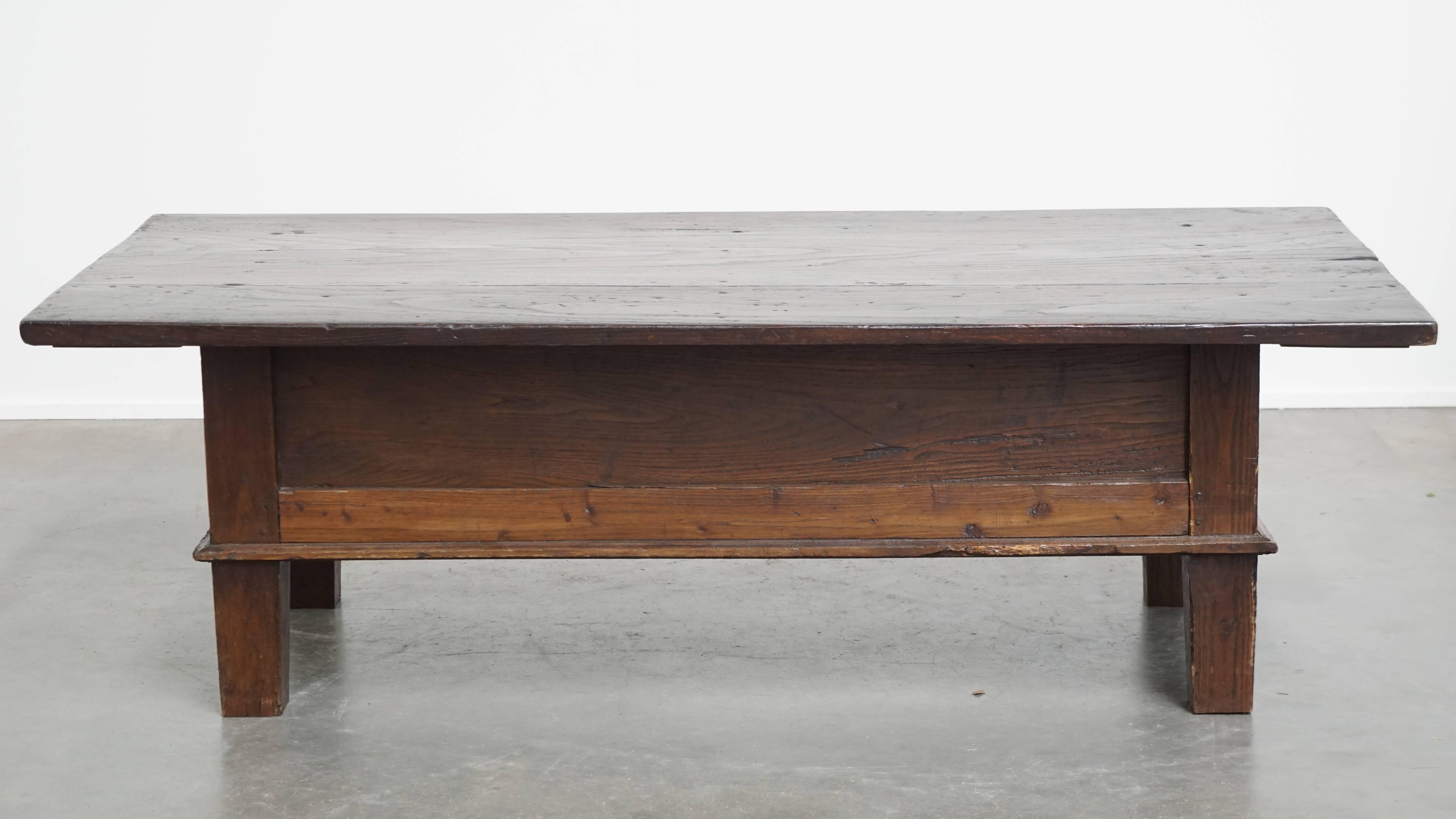 Hand-Crafted Antique Southern European coffee table from the late 18th century For Sale