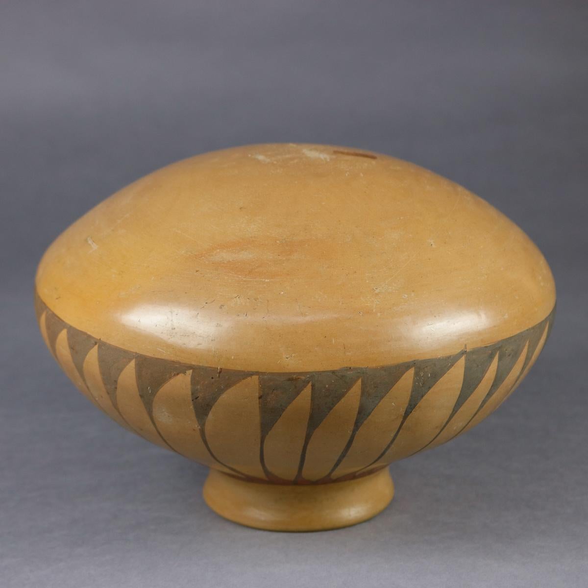 Southwest Native American Indian Acoma Stylized Feather Pottery Vase, circa 1900 3