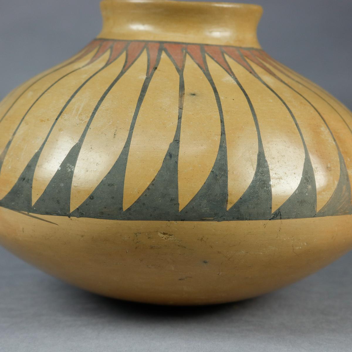 Southwest Native American Indian Acoma Stylized Feather Pottery Vase, circa 1900 6
