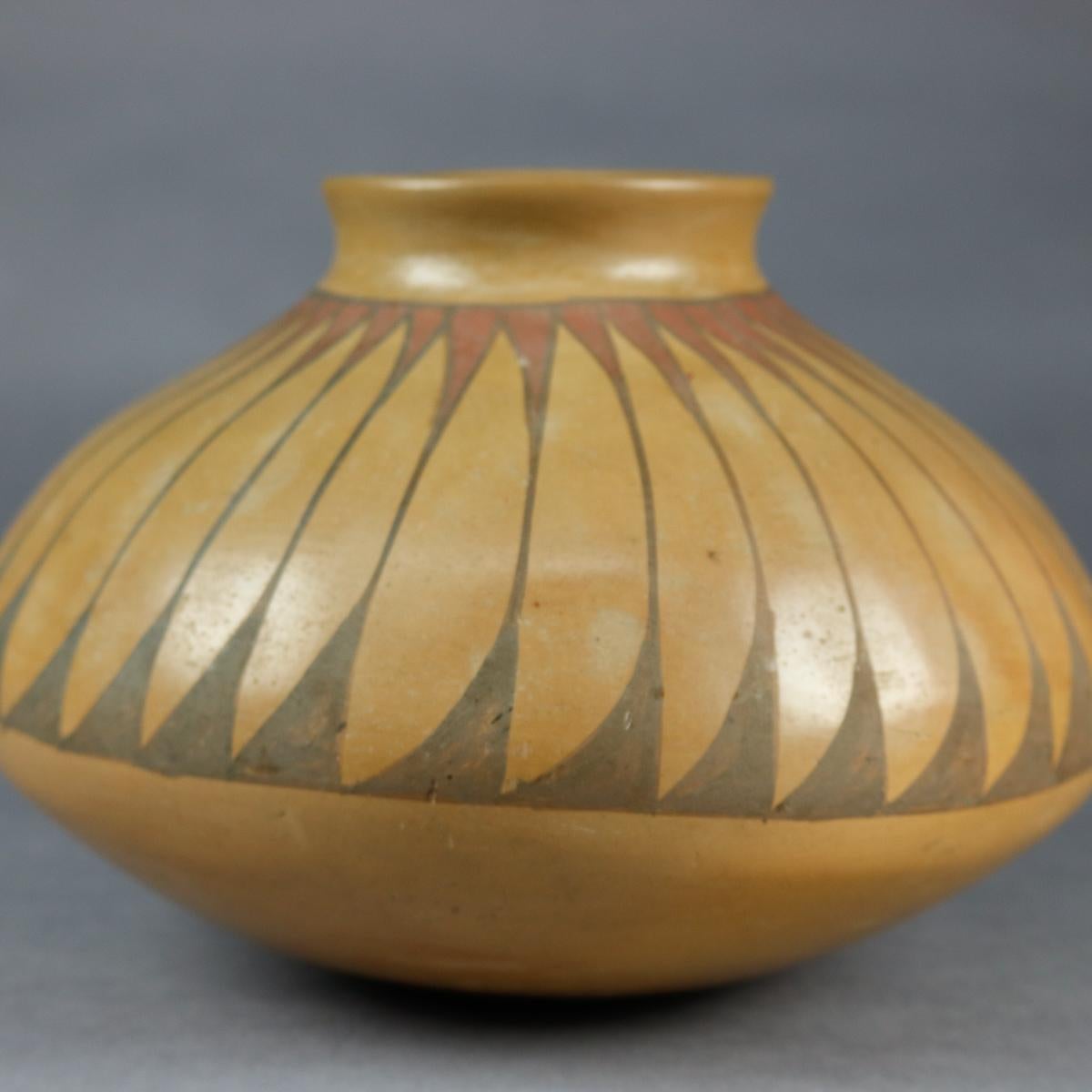Southwest Native American Indian Acoma Stylized Feather Pottery Vase, circa 1900 7