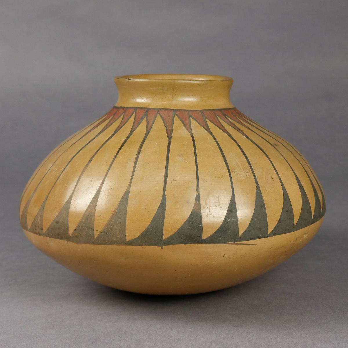 Southwest Native American Indian Acoma Stylized Feather Pottery Vase, circa 1900 1