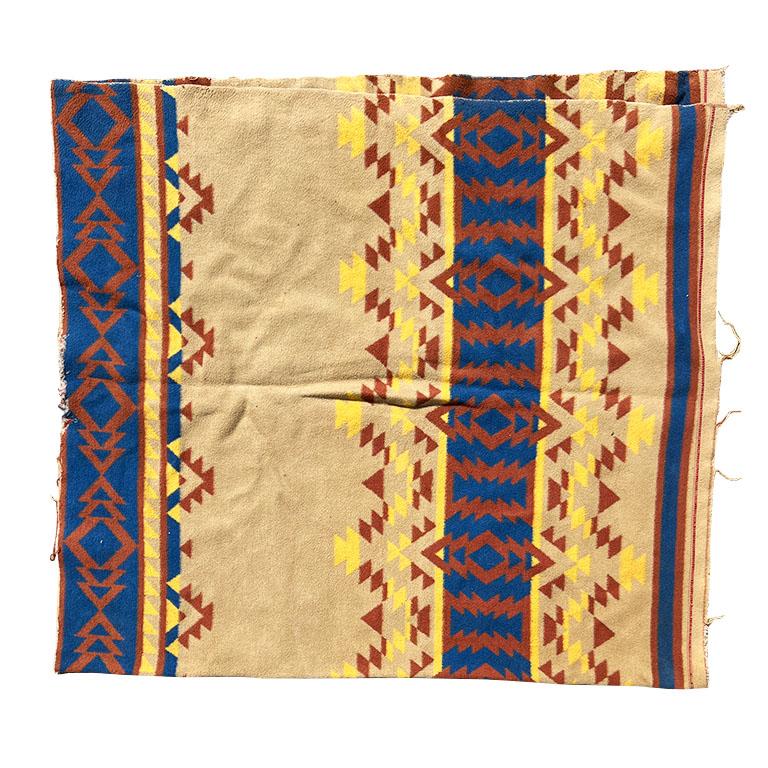 Ancienne couverture de selle imprimée géométrique du Sud-Ouest en orange, bleu et jaune en vente 2