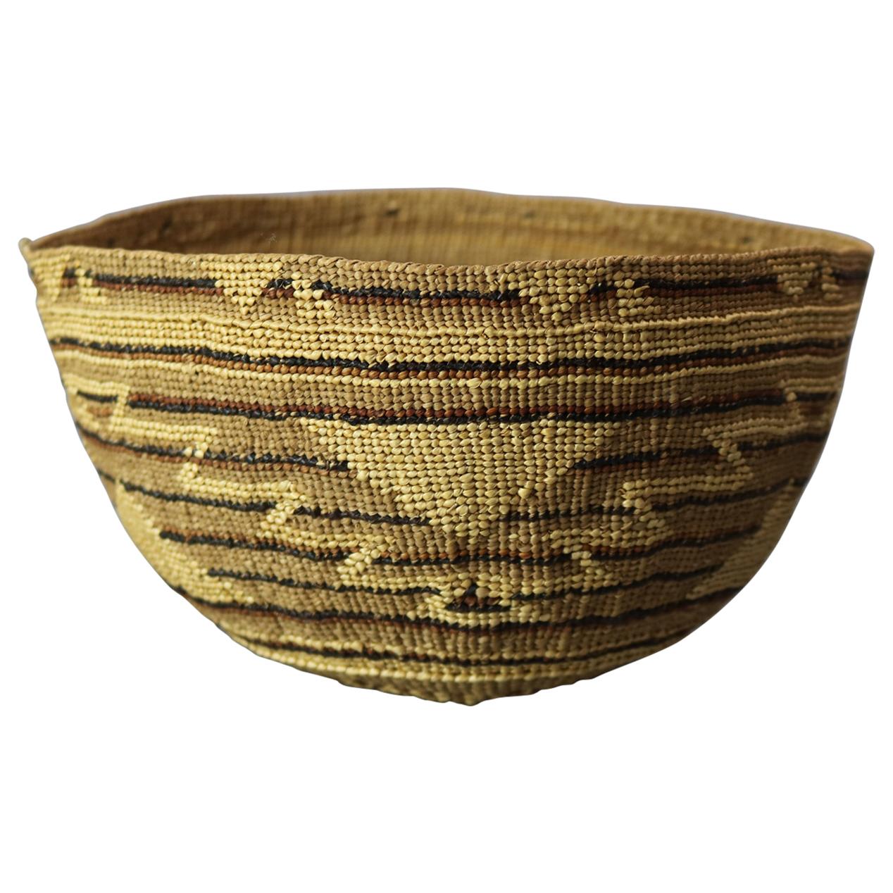 Antique Southwest Native American Indian Pima Basket, circa 1920