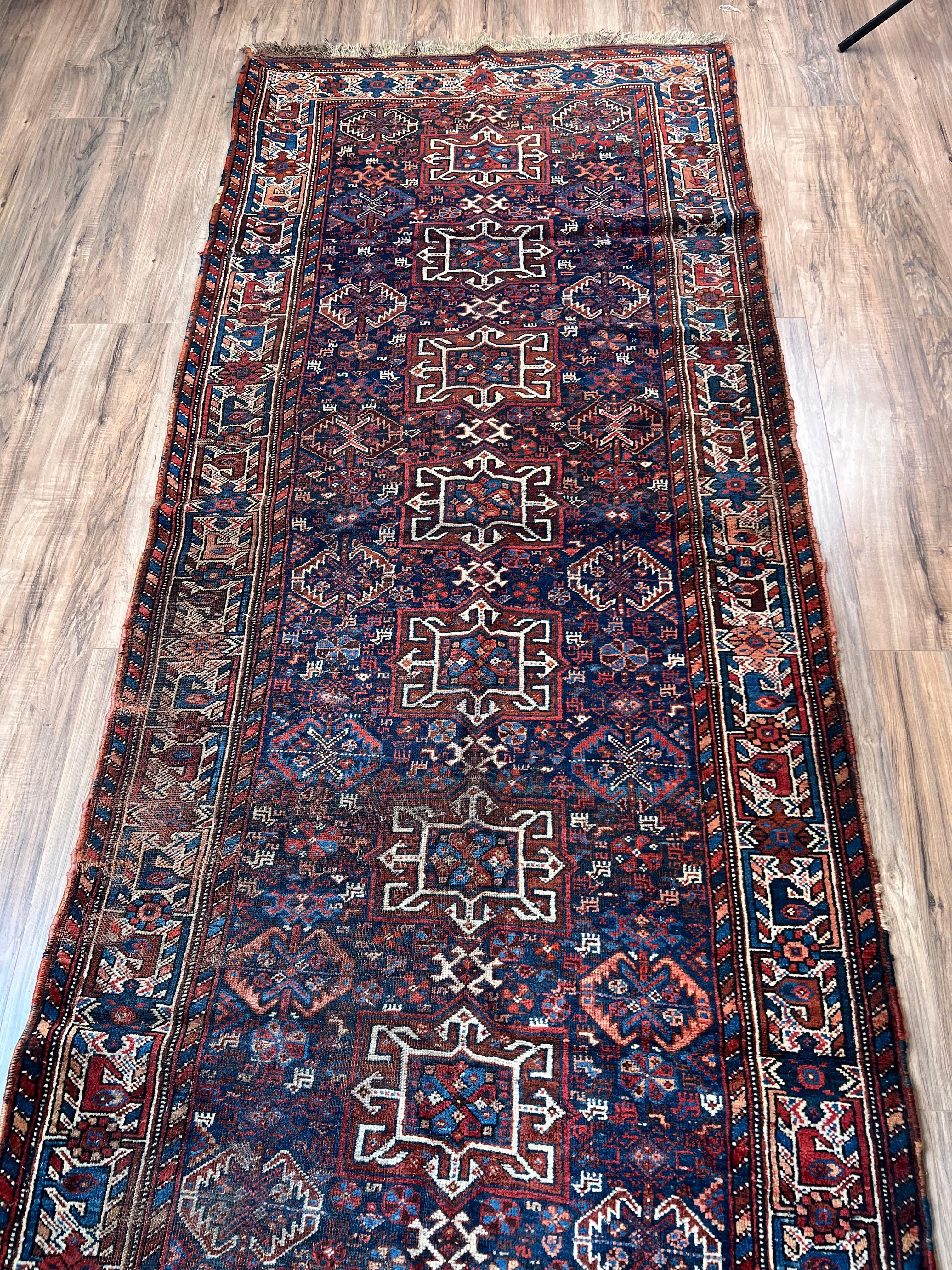 Antiker südwestpersischer Khamseh-Teppich c. Spätes 19. Jahrhundert - 3'7 x 9'1 (Persisch) im Angebot