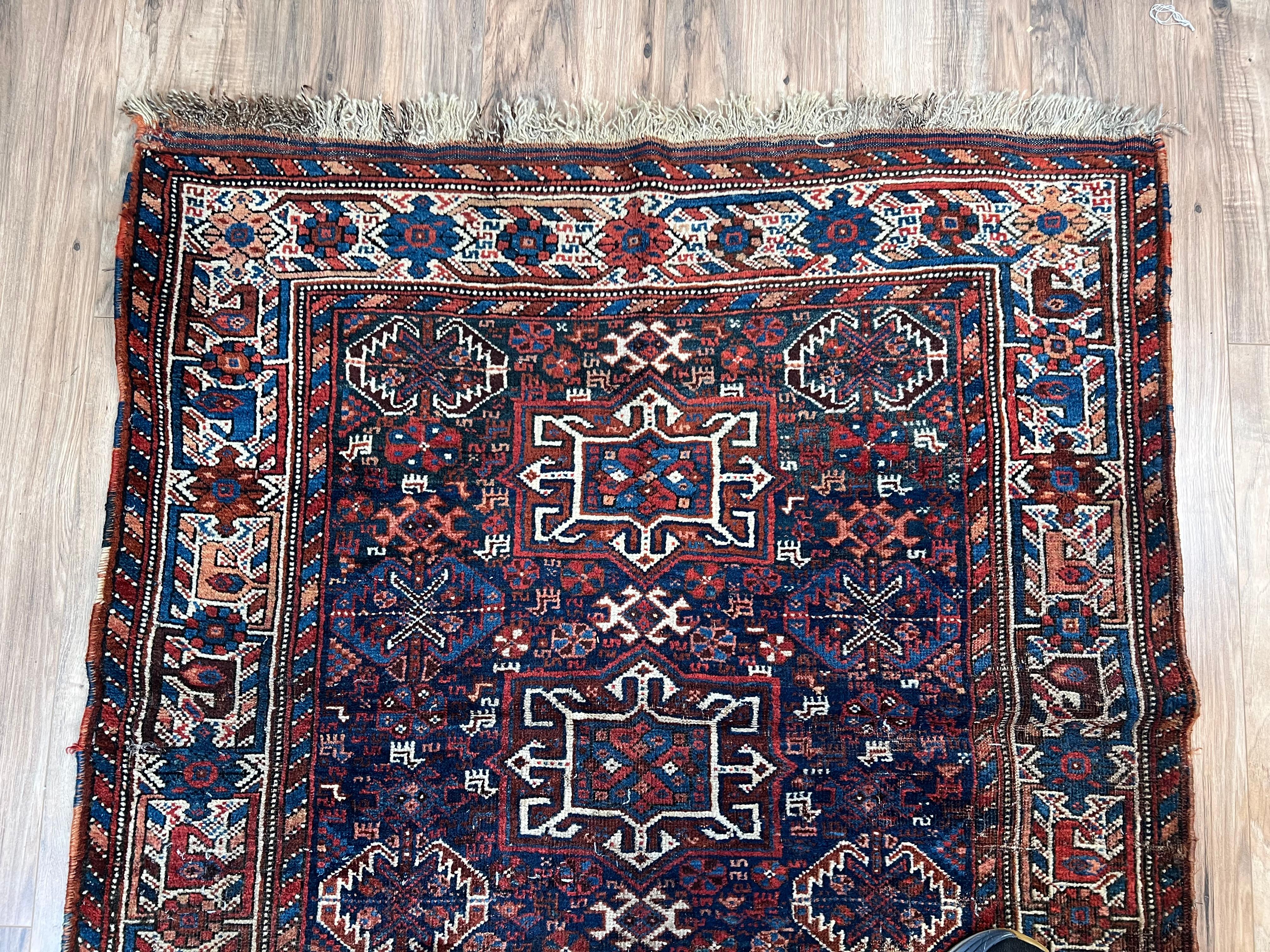 Antiker südwestpersischer Khamseh-Teppich c. Spätes 19. Jahrhundert - 3'7 x 9'1 (Handgewebt) im Angebot