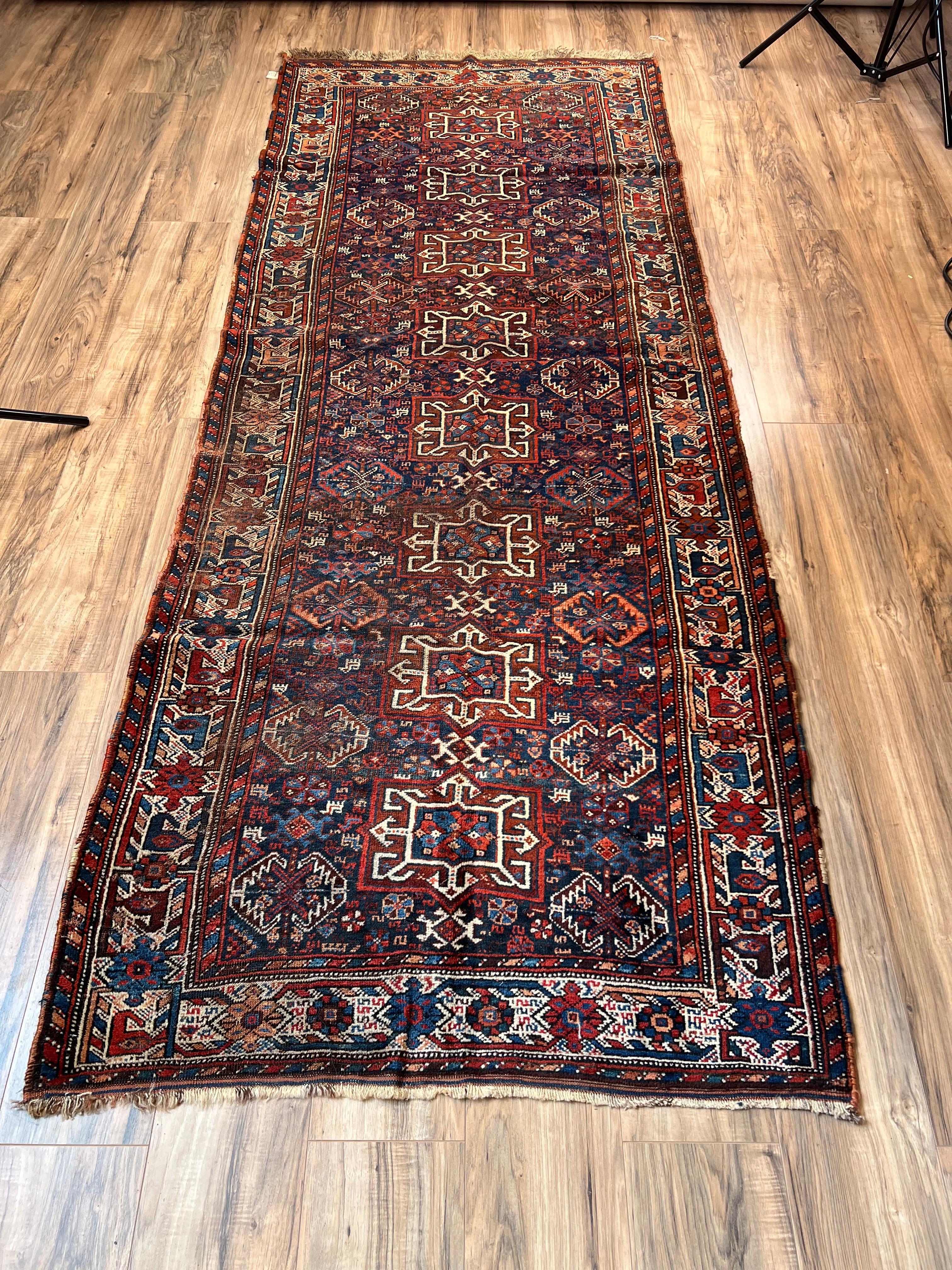Antiker südwestpersischer Khamseh-Teppich c. Spätes 19. Jahrhundert - 3'7 x 9'1 im Angebot 1