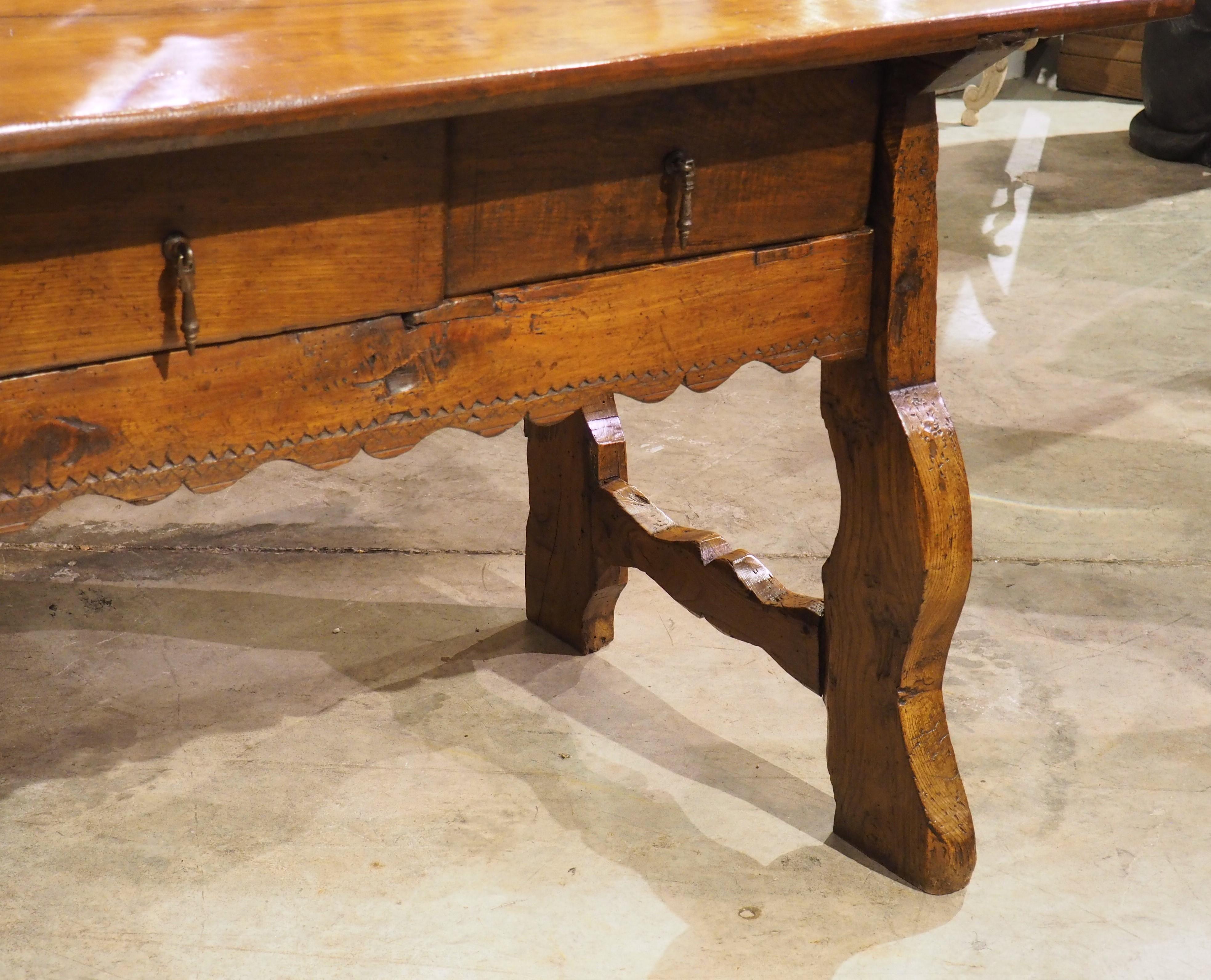 Ancienne table console espagnole à 3 tiroirs en bois mixte, 19ème siècle en vente 4