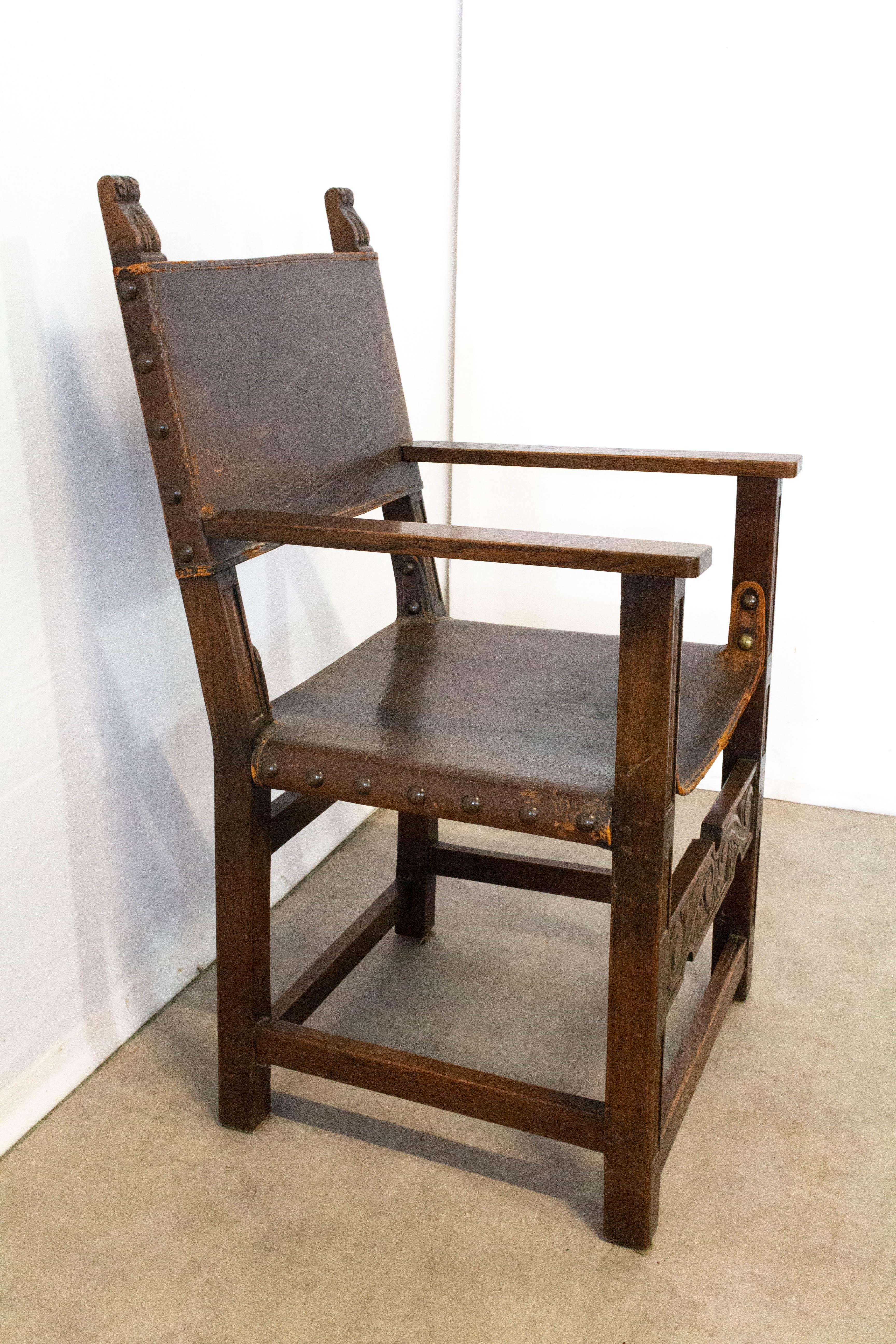 Antiker spanischer Sessel aus Ledereiche aus dem frühen 20. Jahrhundert (Colonial Revival) im Angebot