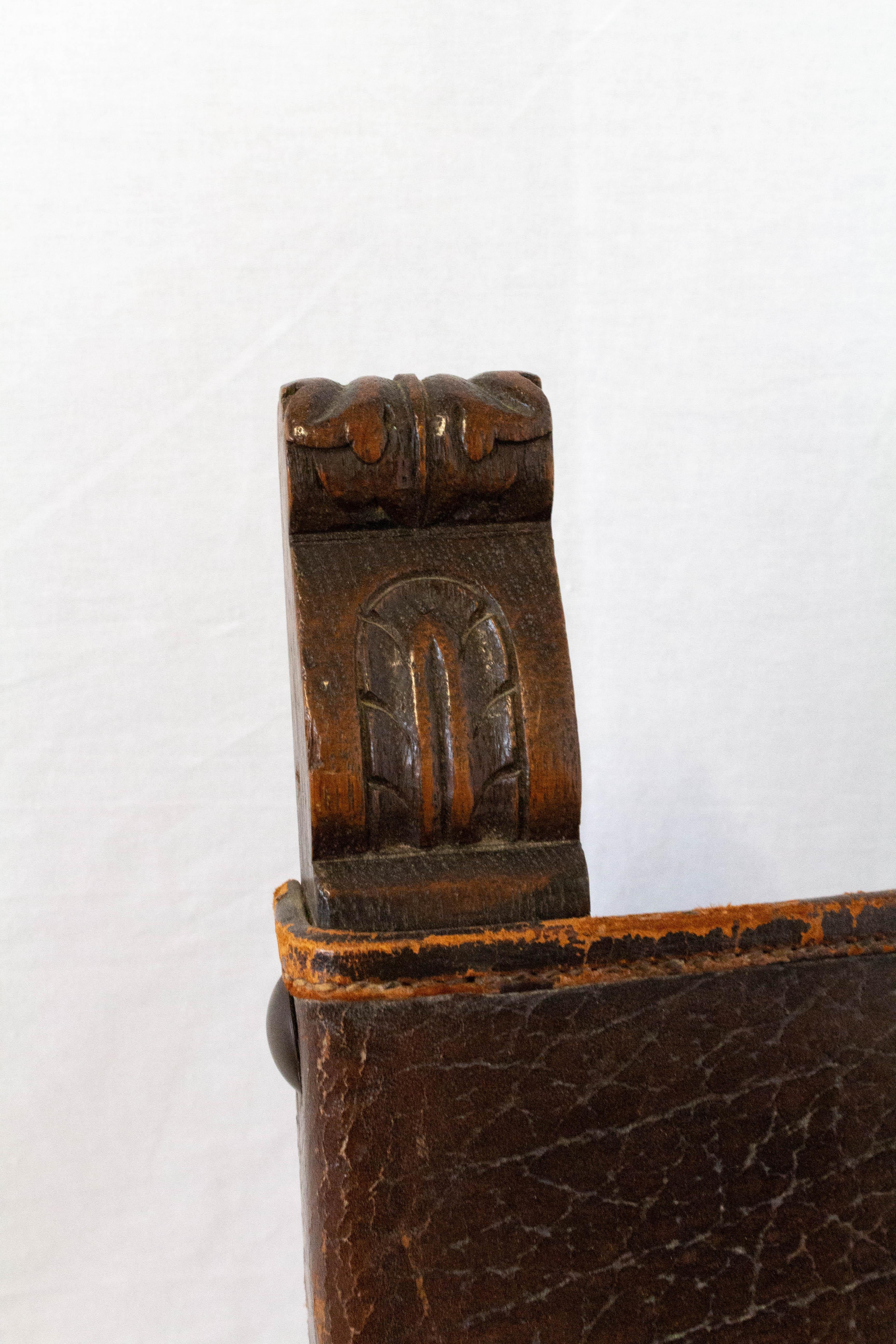 Antiker spanischer Sessel aus Ledereiche aus dem frühen 20. Jahrhundert im Zustand „Gut“ im Angebot in Labrit, Landes
