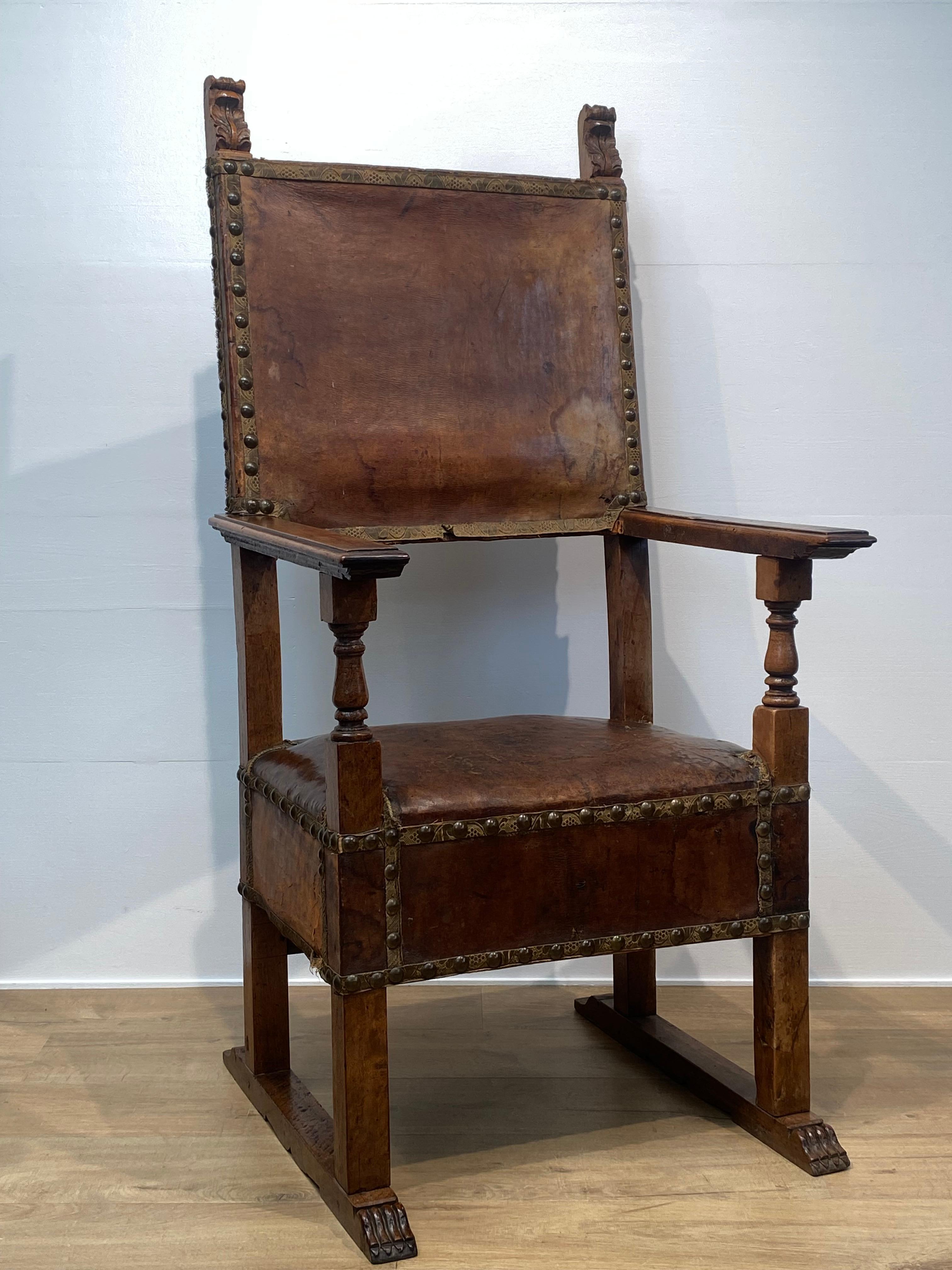 Antique Spanish Armchair in Leather For Sale 11