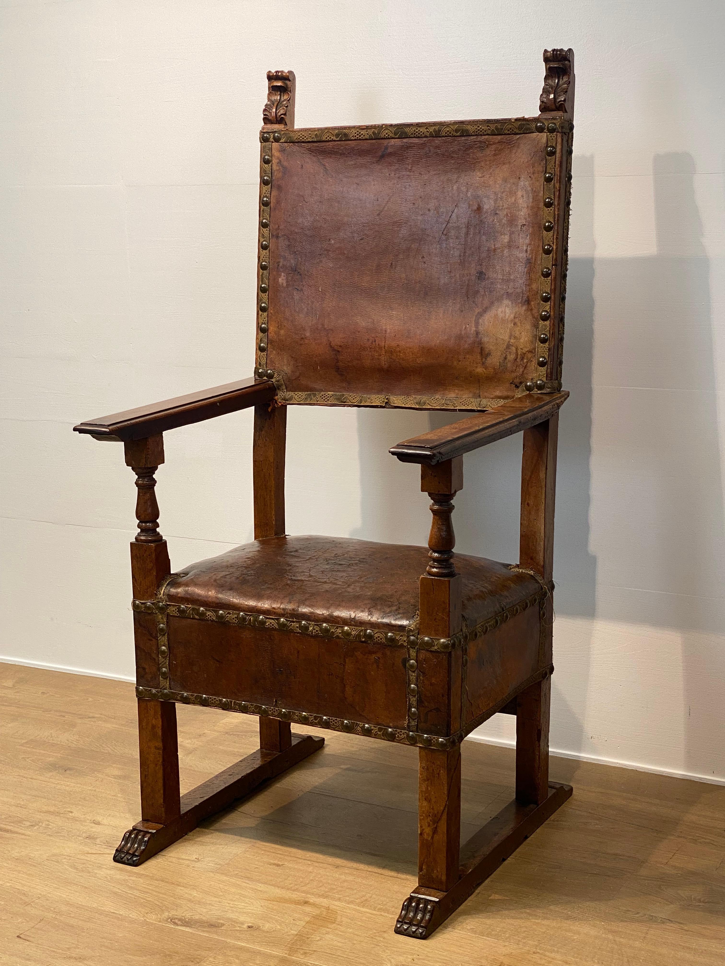 Late 18th Century Antique Spanish Armchair in Leather For Sale