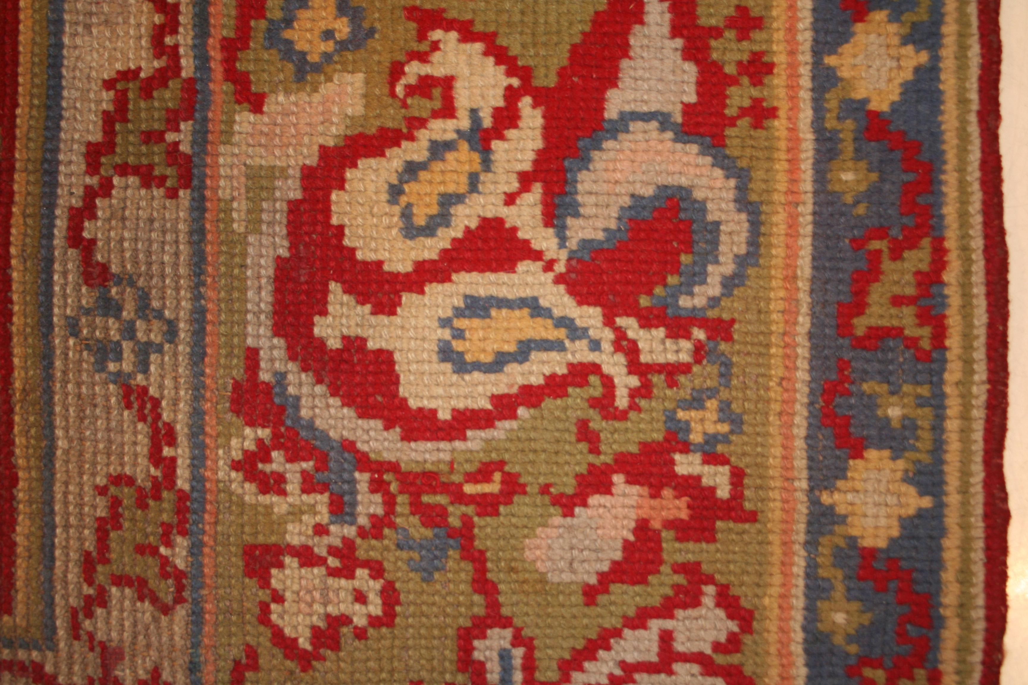 Antiker spanischer, orientalischer, quadratischer Teppich im Art nouveau-Stil (Wolle) im Angebot