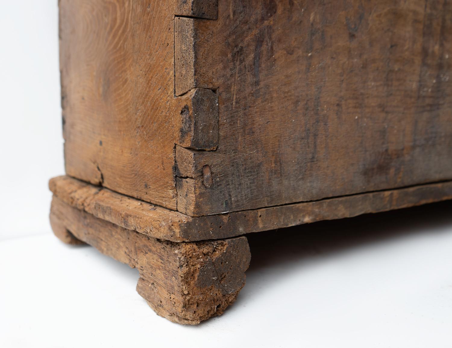 Antique Spanish Baroque Carved Elm Blanket Box Coffer, 17th Century Chest  1