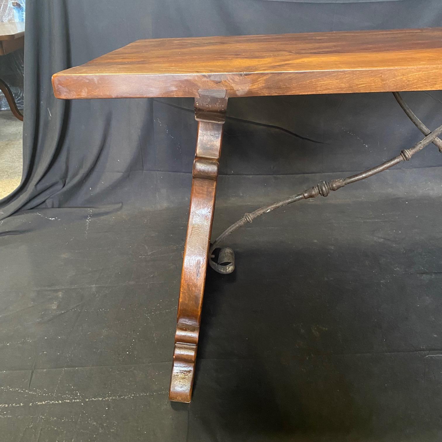 Antique Spanish Baroque Carved Walnut Lyre Leg Trestle Farm Table In Good Condition In Hopewell, NJ