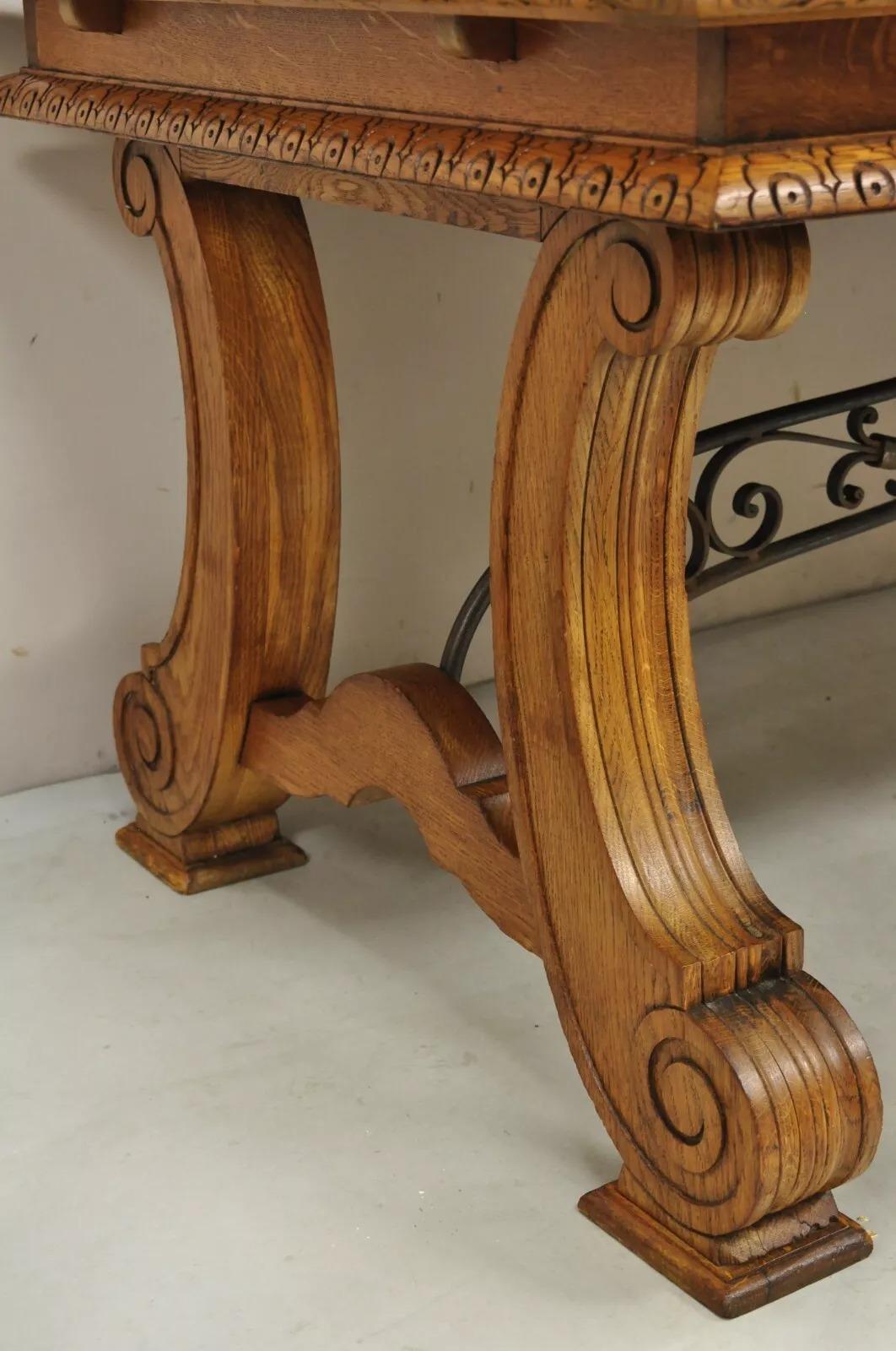 20ième siècle Ancienne table de salle à manger à rallonge en bois d'Oak Oak, baroque espagnol et Jacobean en vente