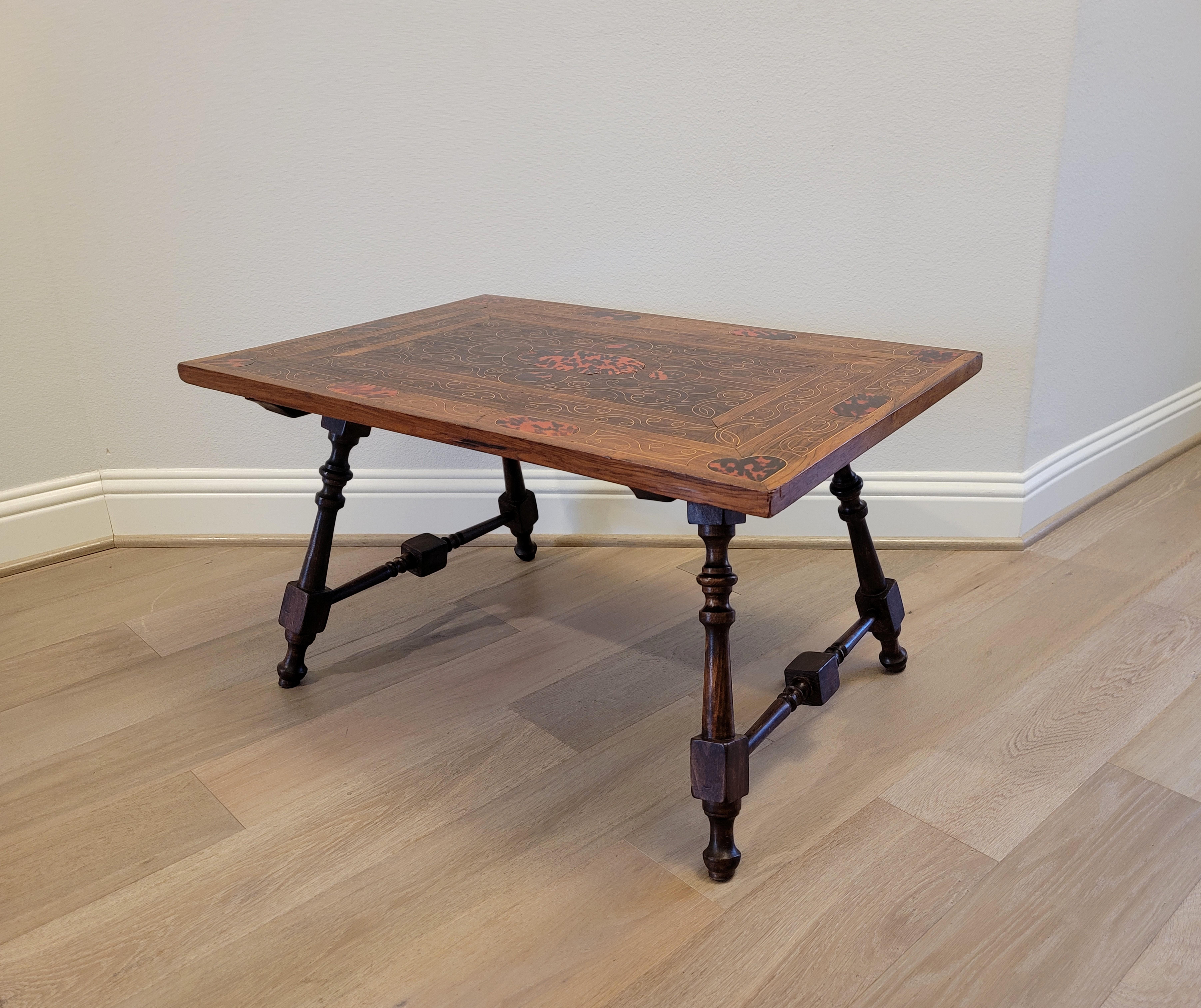 Ancienne table basse baroque espagnole à tréteaux en bois de rose en vente 8
