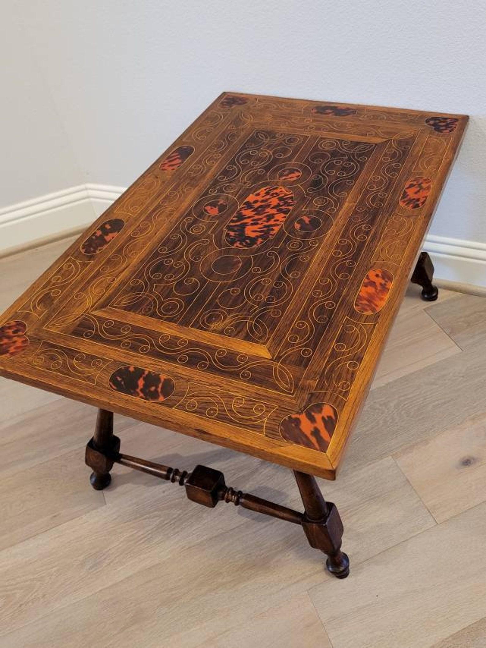 Baroque Ancienne table basse baroque espagnole à tréteaux en bois de rose en vente