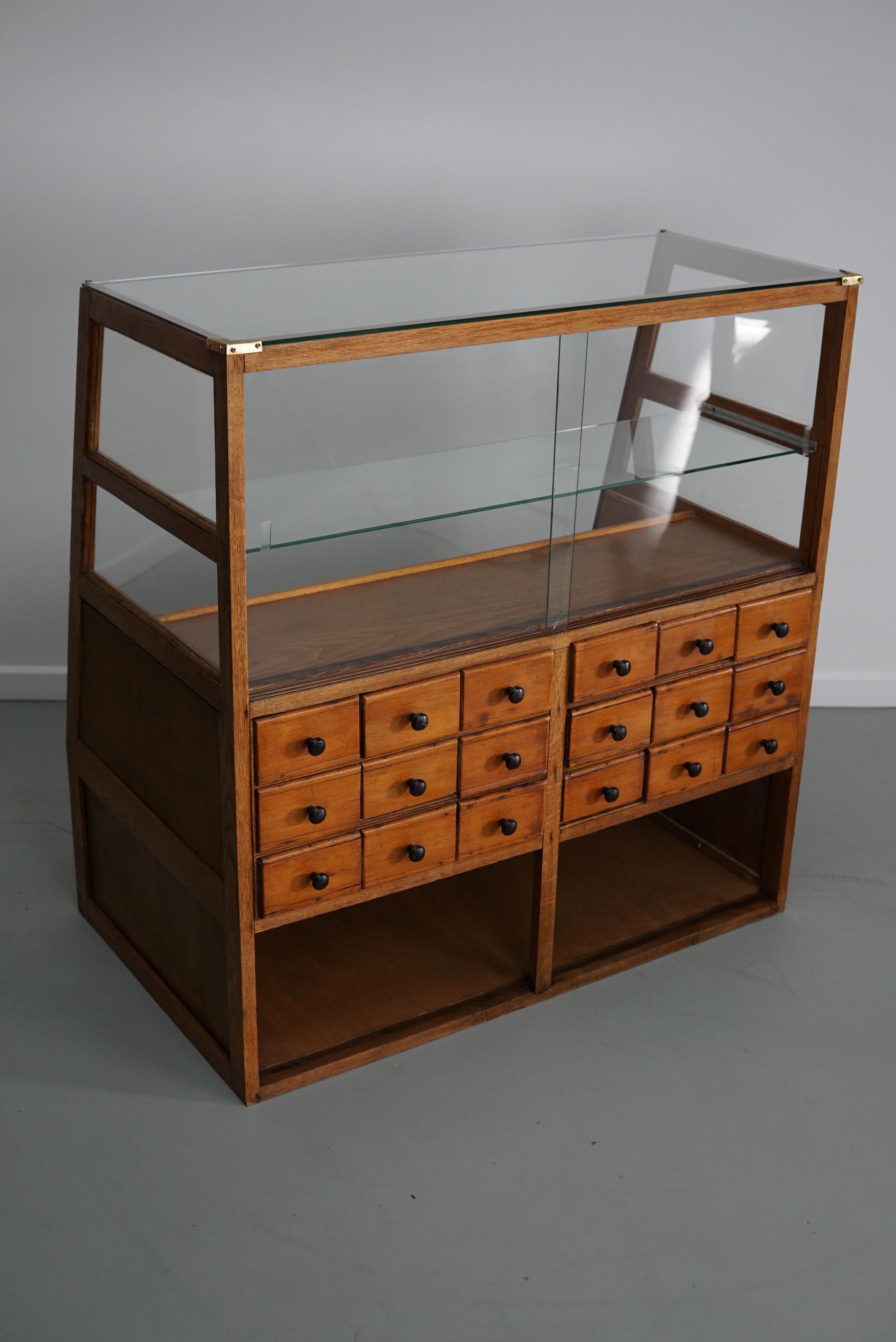 Ancienne mercerie ou comptoir d'atelier espagnol en hêtre et Oak, années 1950 en vente 3