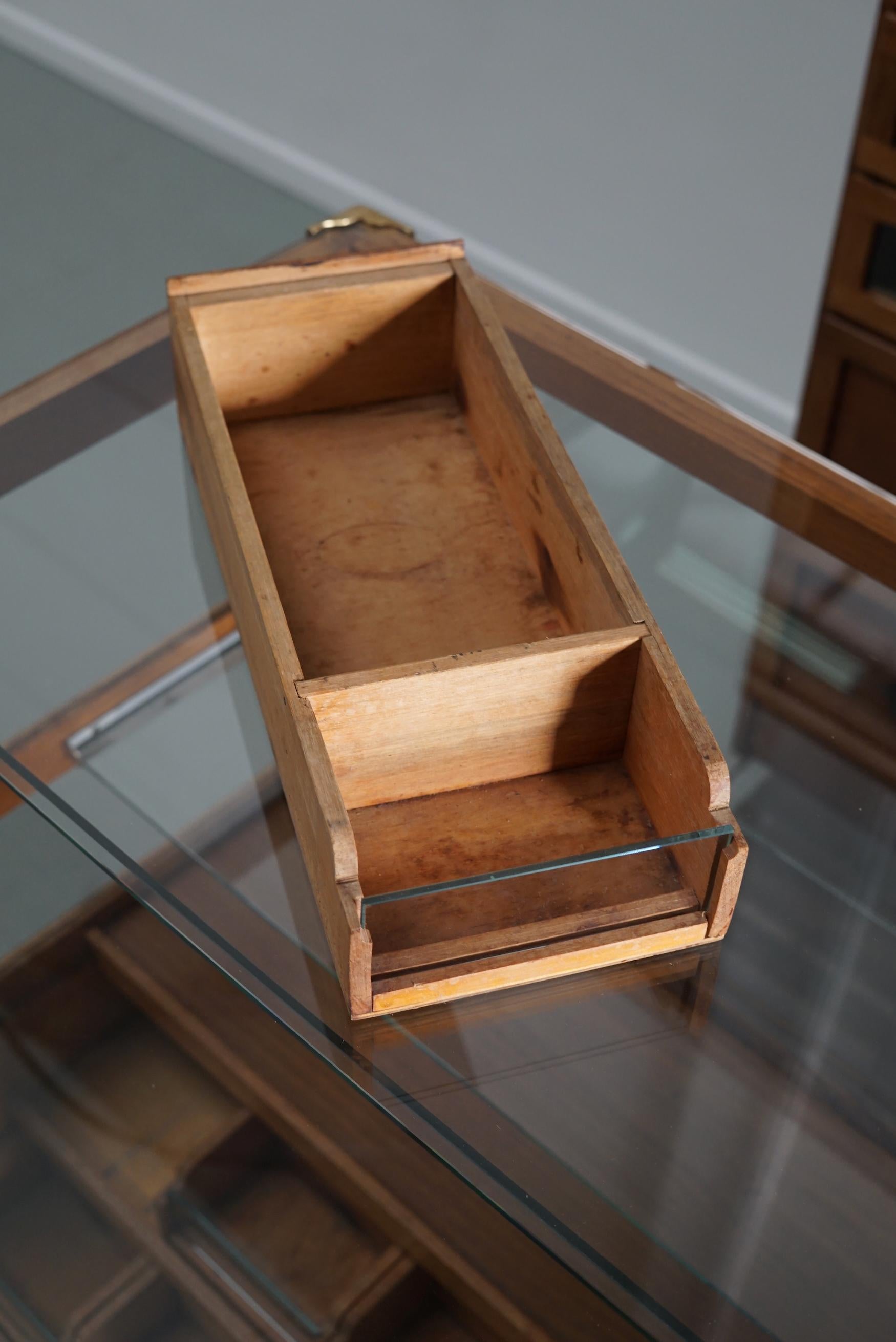 Ancienne mercerie ou comptoir d'atelier espagnol en hêtre et Oak, années 1950 en vente 10