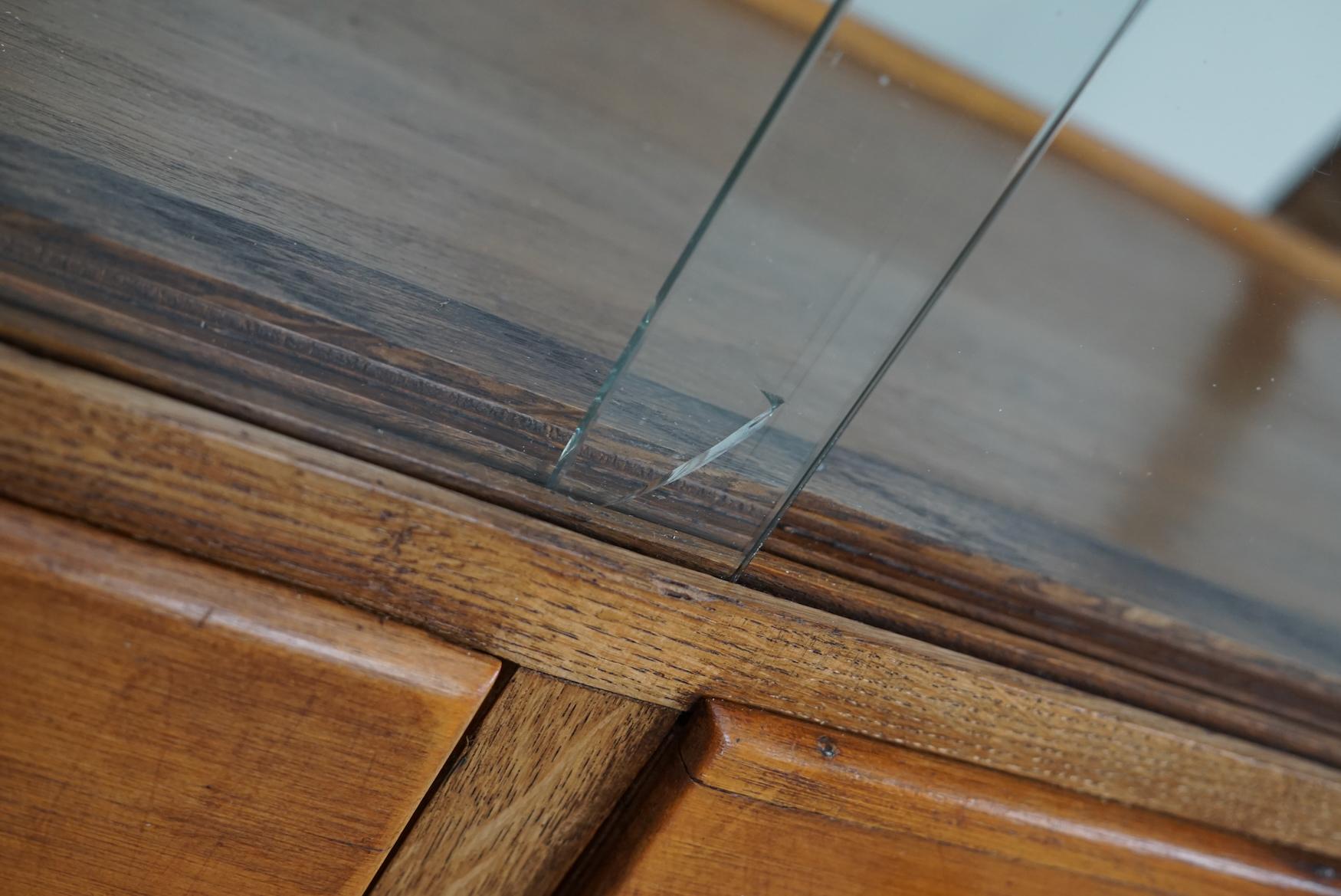 Ancienne mercerie ou comptoir d'atelier espagnol en hêtre et Oak, années 1950 en vente 2