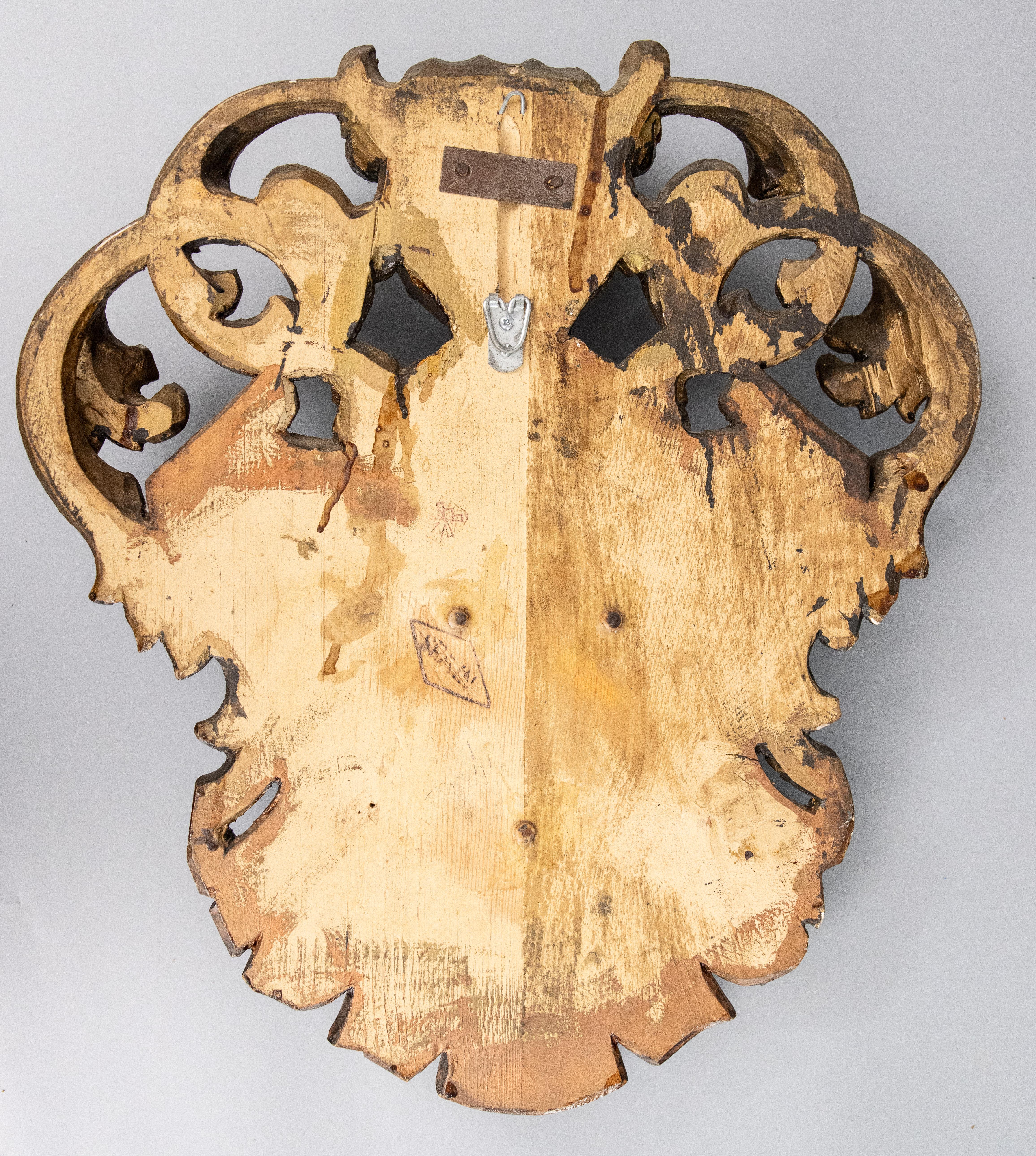 Antiguo Escudo Heráldico de Madera de Giltwood Tallado Español Placa de Pared siglo XX