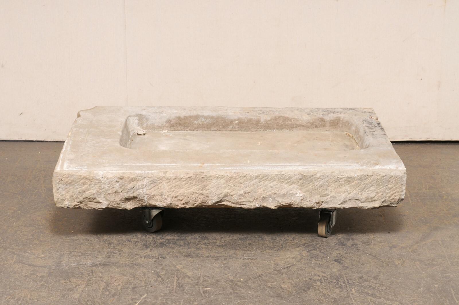 Fregadero Español Antiguo de Piedra Tallada con Pila Superfina, Tamaño XL en venta 1