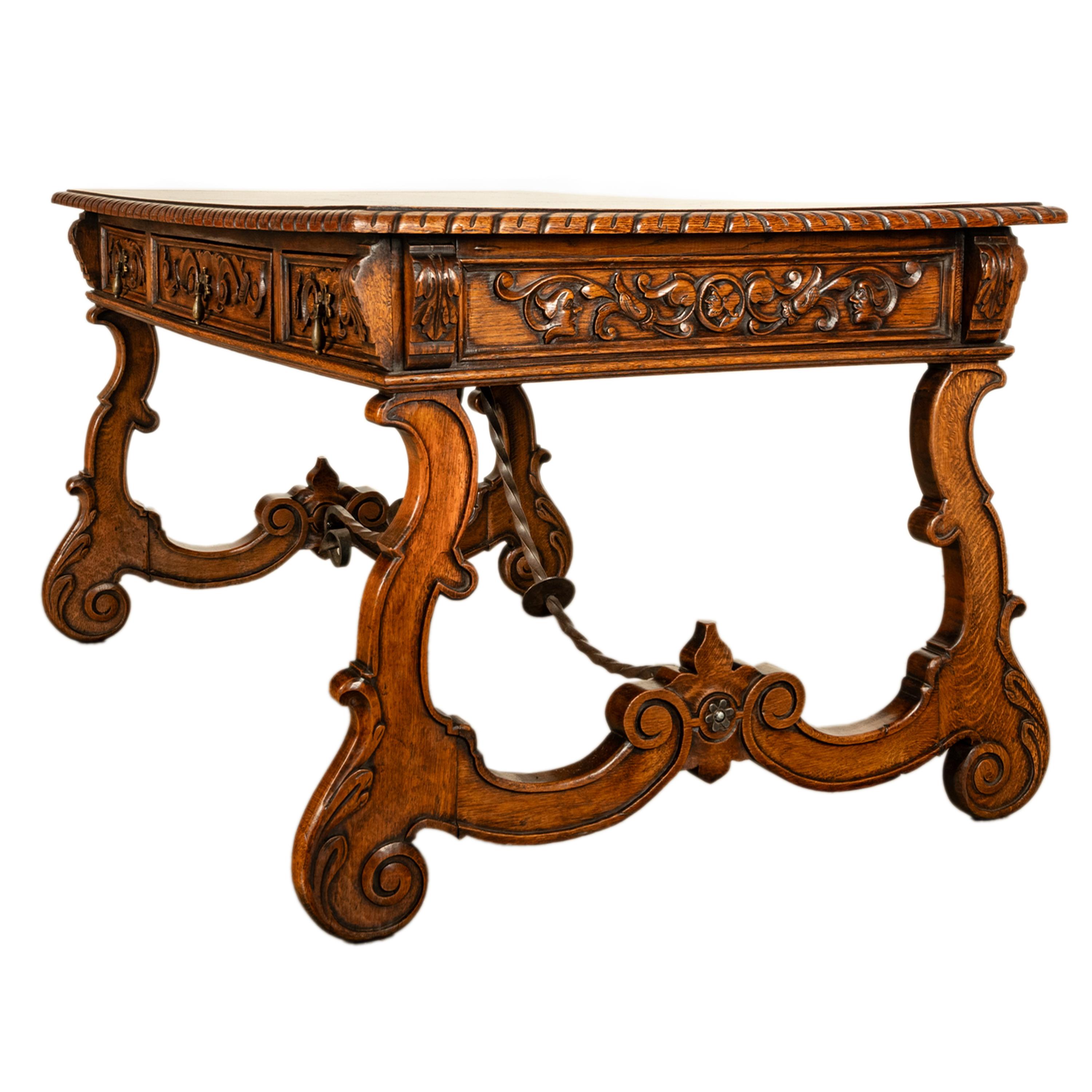 Antico tavolo barocco spagnolo intagliato in legno di noce per scrivania e cavalletto 1880 in vendita 3