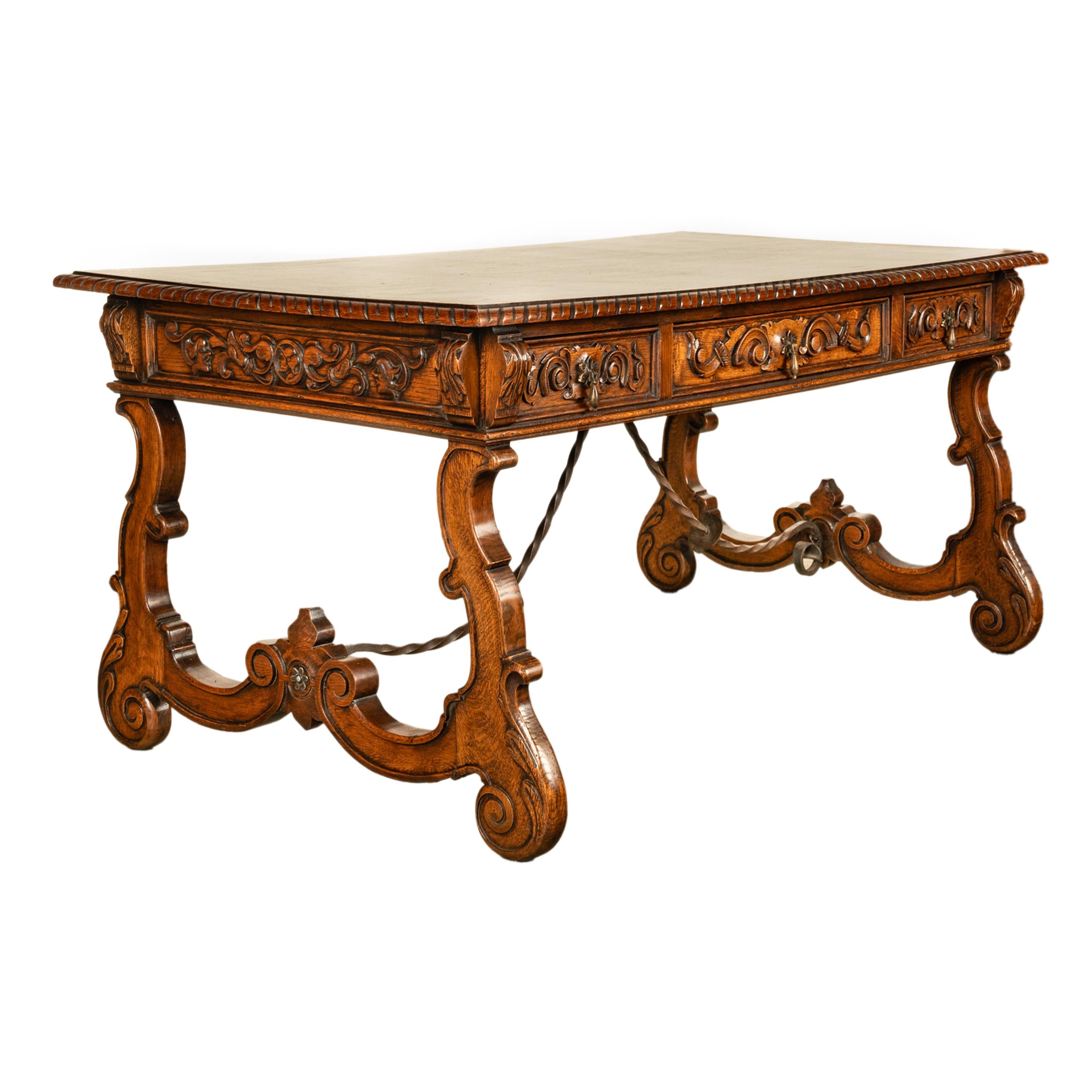 Antico tavolo barocco spagnolo intagliato in legno di noce per scrivania e cavalletto 1880 in vendita 4