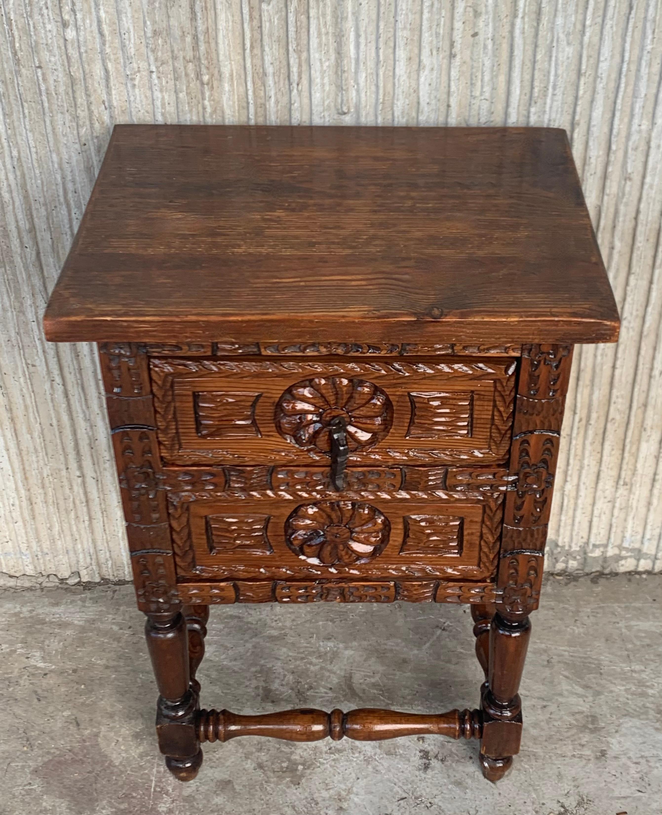 nightstand in spanish with drawers