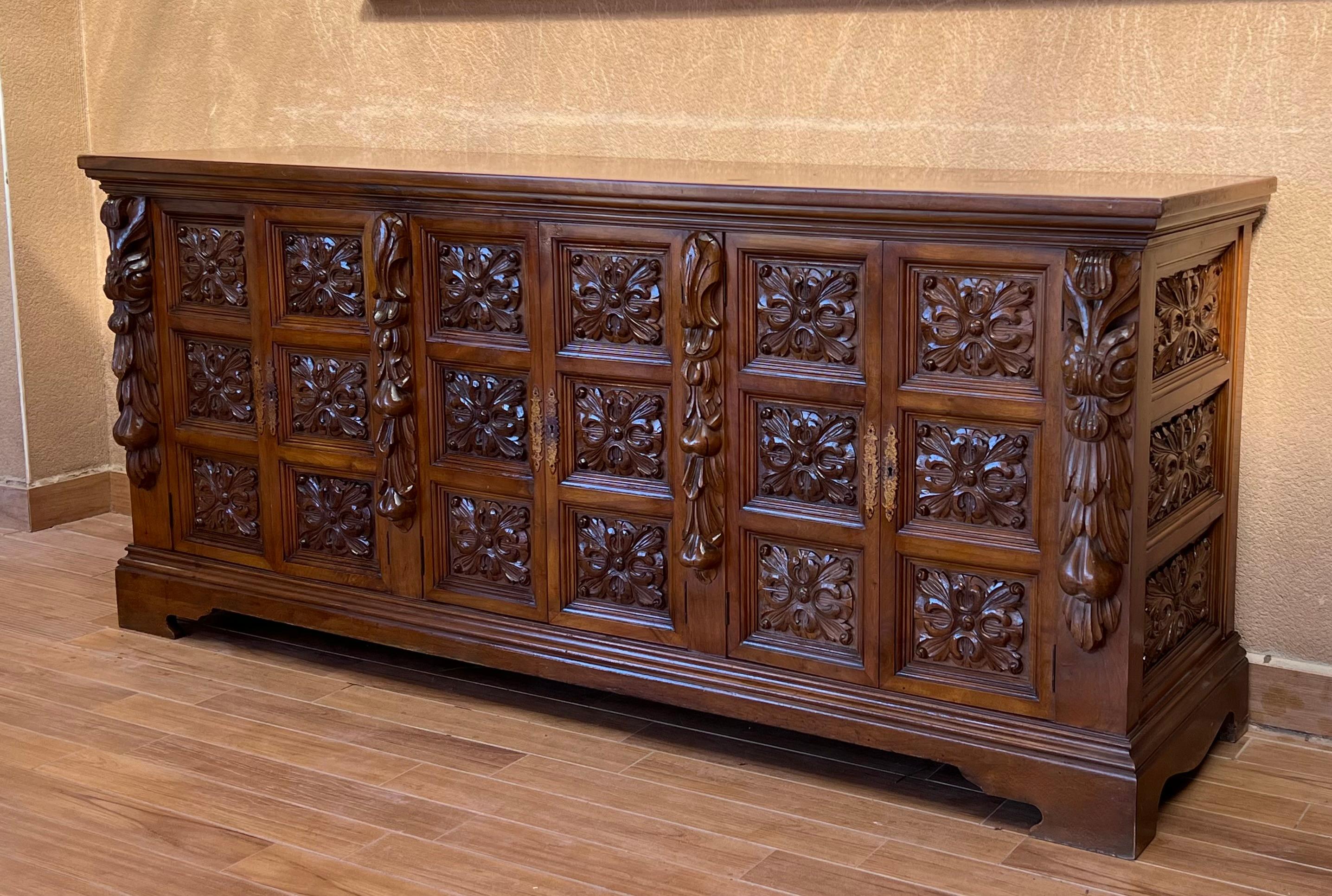 Baroque Antique Spanish Carved Walnut Sideboard with Florals Reliefs, circa 1870-1880 For Sale