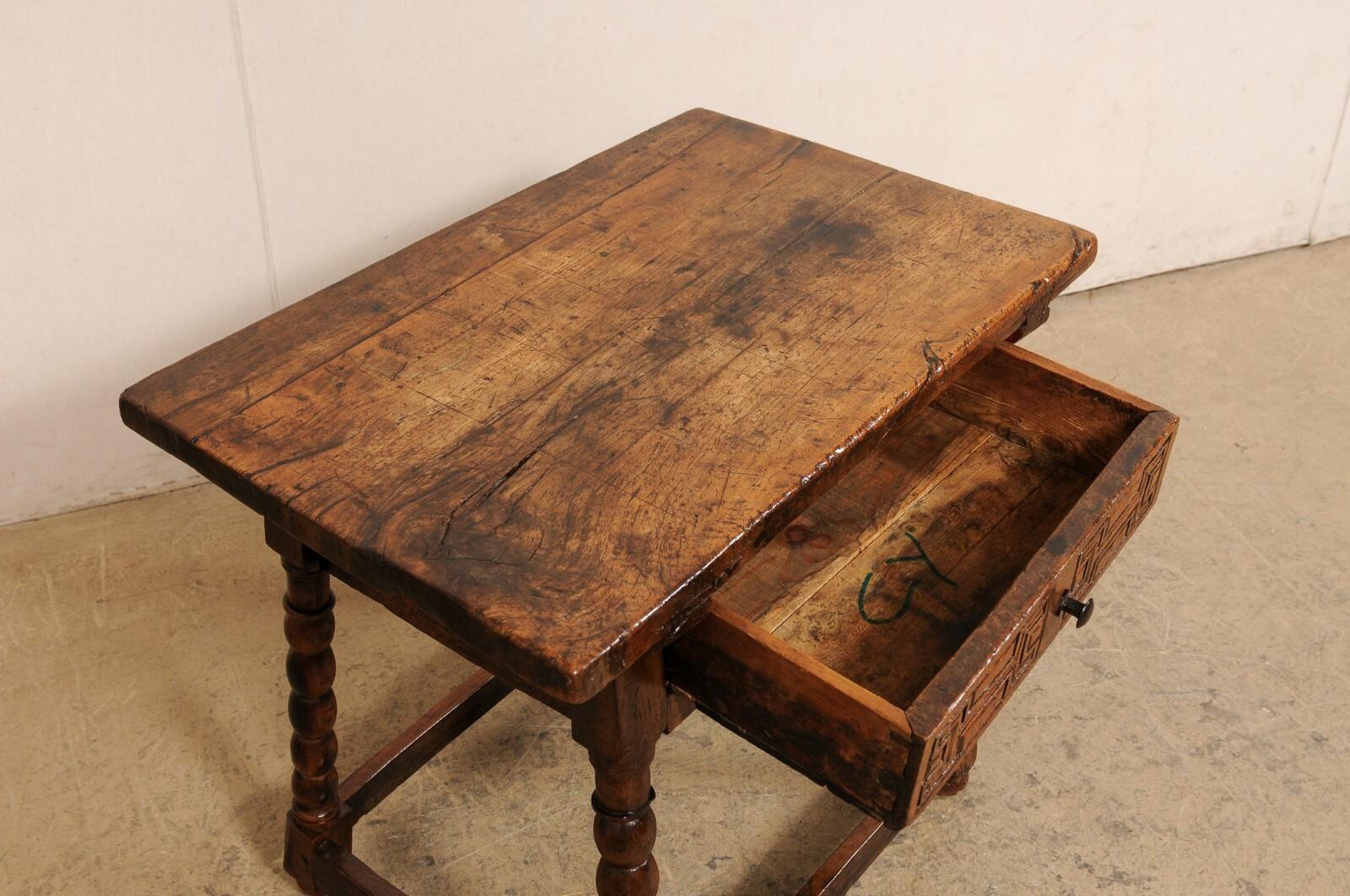 Antike Spanisch geschnitzt-Holz Akzent Tisch w/Schublade im Angebot 1