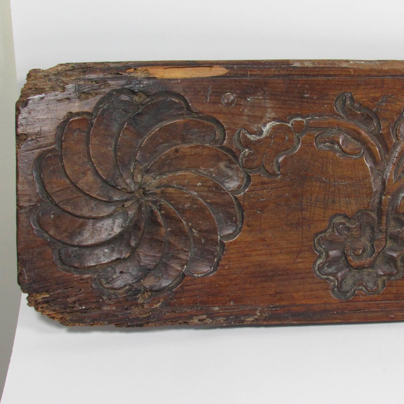 Antique Spanish Carved Wood Architectural Element In Good Condition For Sale In Concord, MA