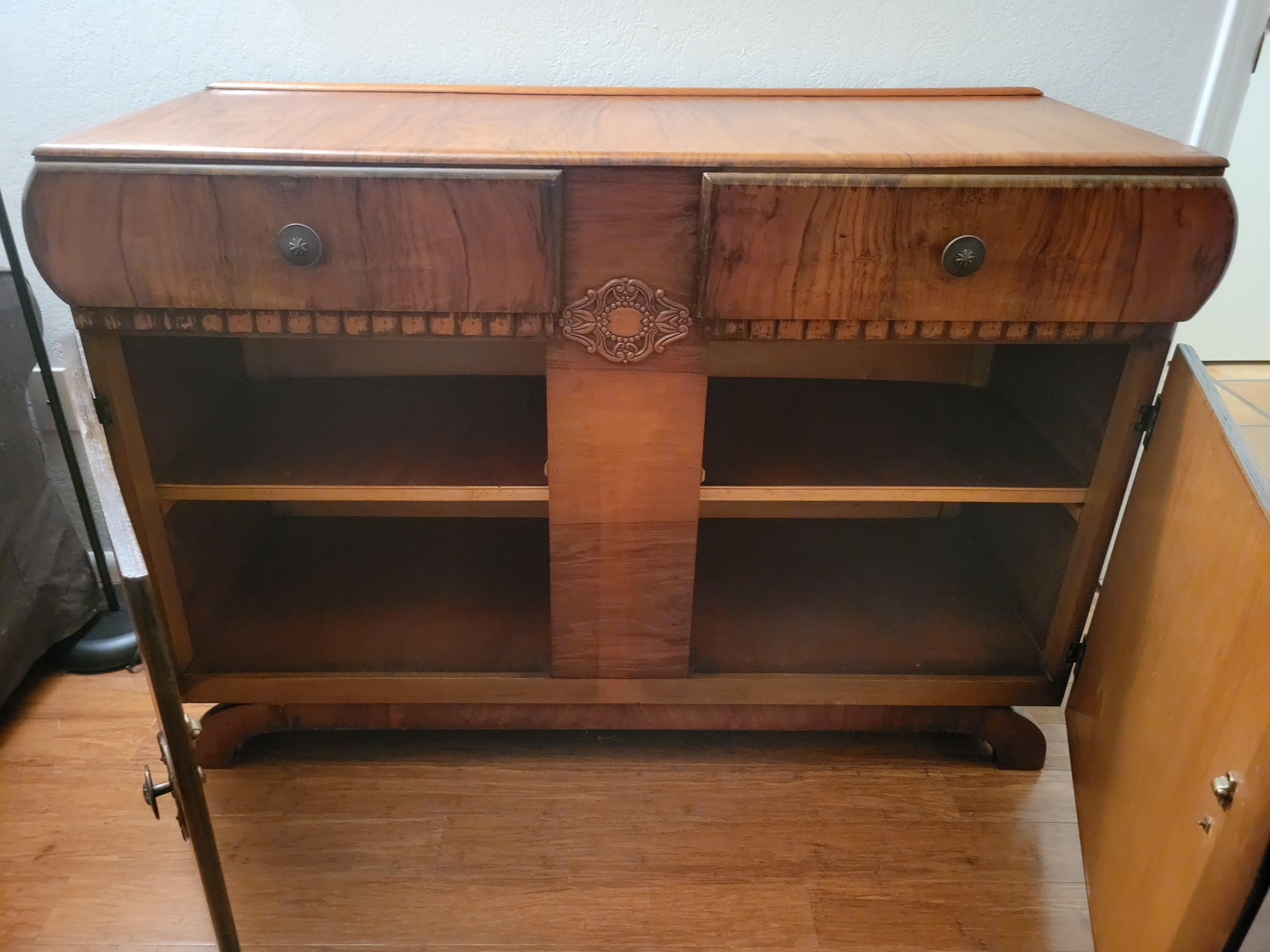 XIXe siècle Commode, buffet et coffre à couvertures espagnols anciens en vente