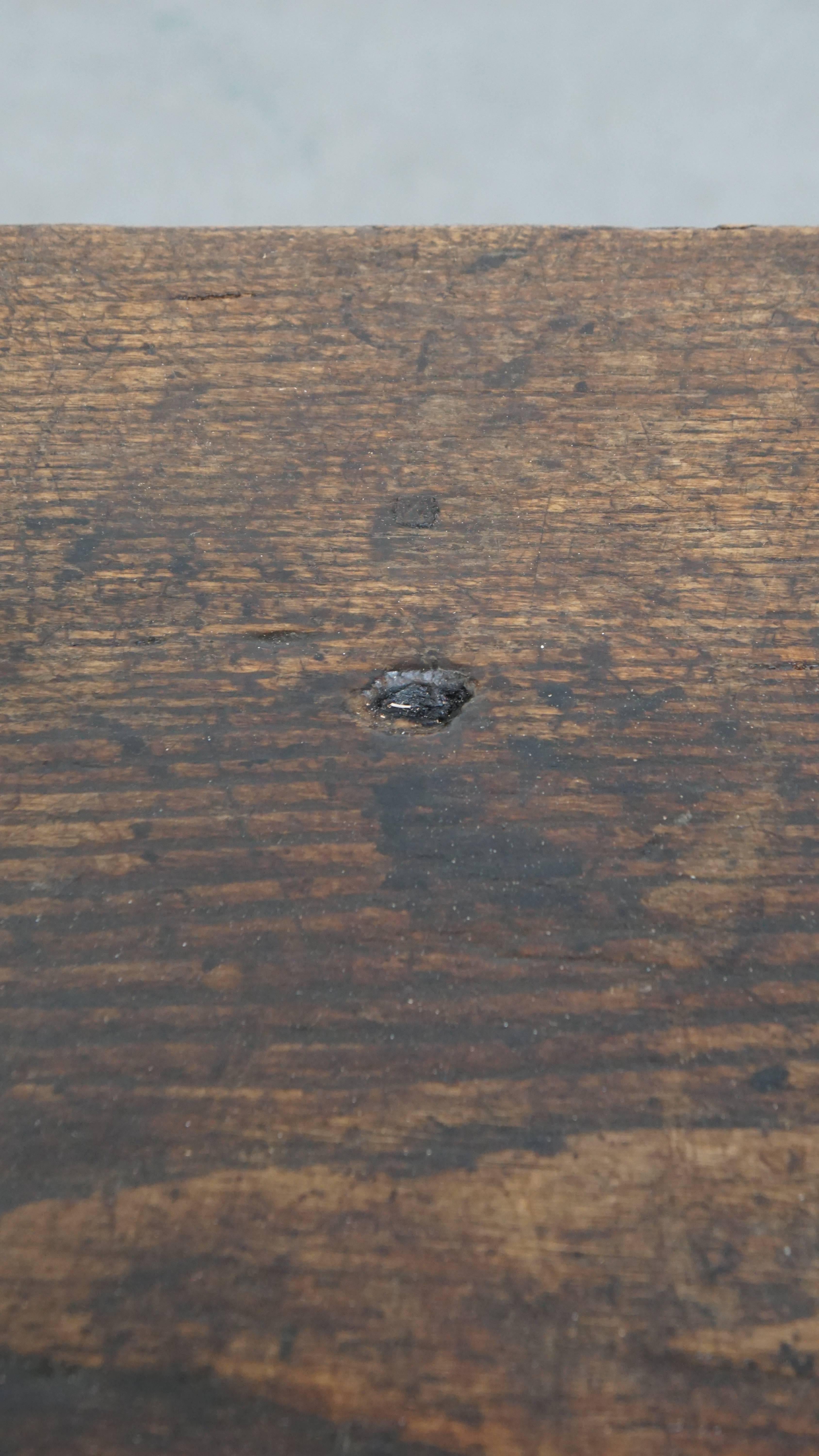 Antique Spanish Coffee Table from the 17th Century with Two Drawers For Sale 6
