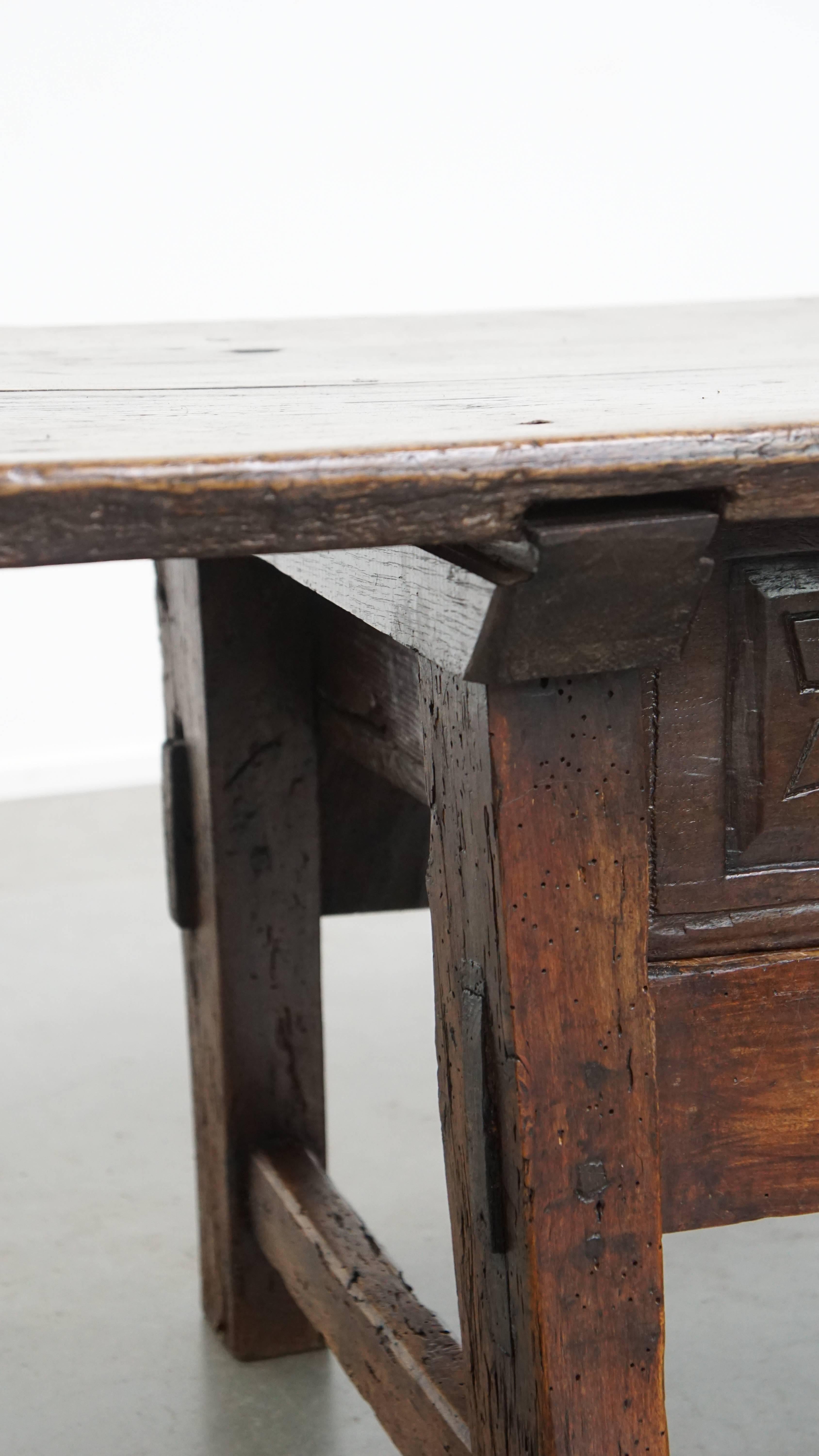 Antique Spanish Coffee Table from the 17th Century with Two Drawers For Sale 2