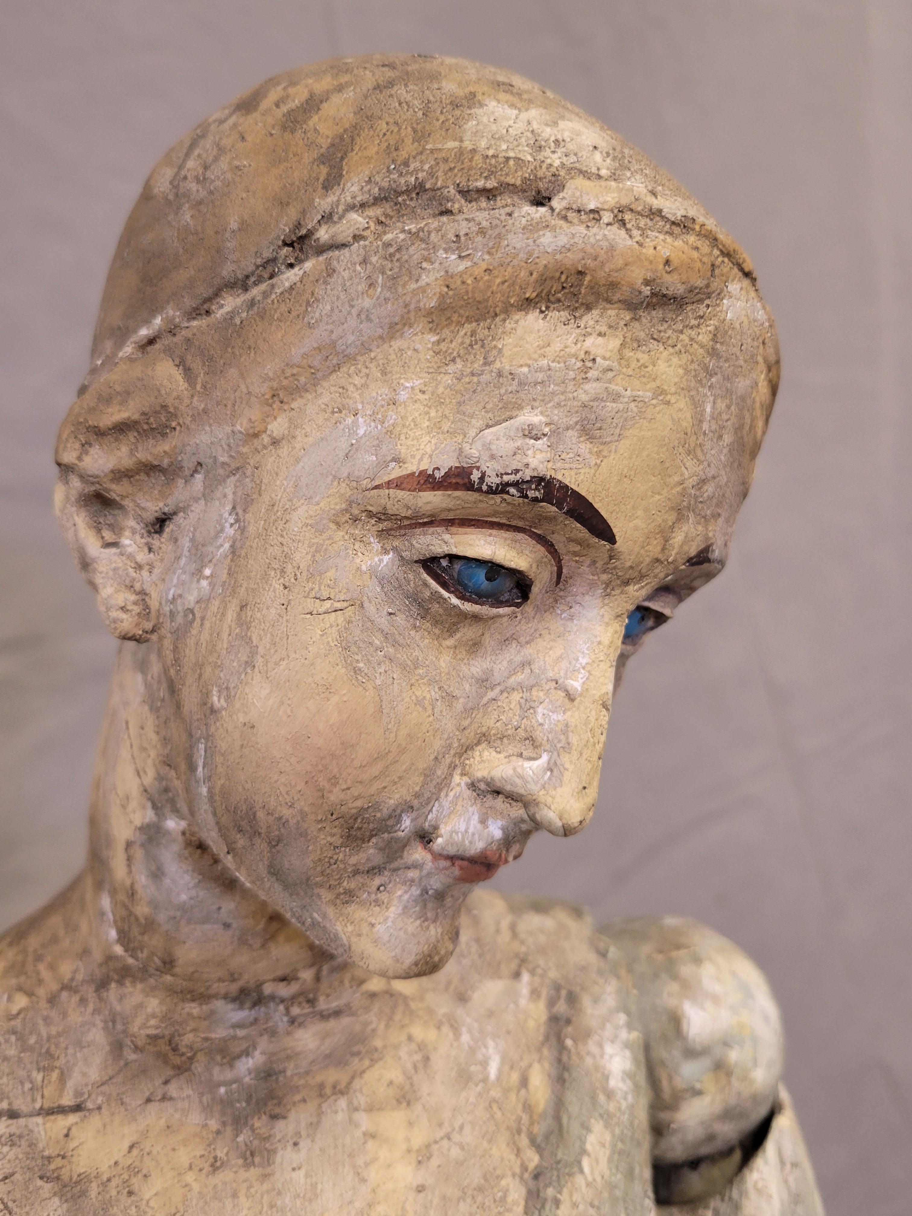 Fait main Ancienne sculpture coloniale espagnole articulée de la grande Vierge Marie Santos en vente