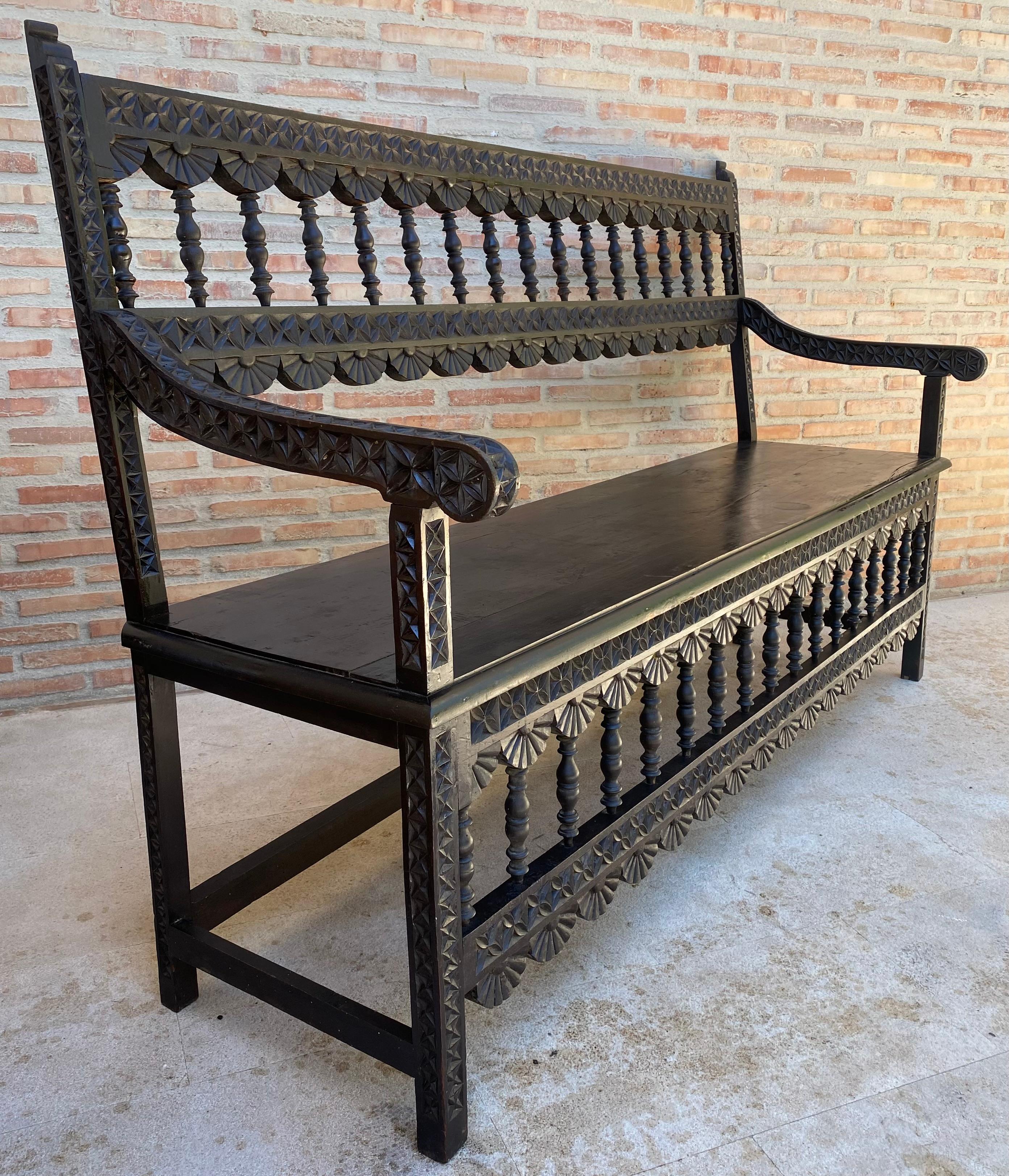 Antique Spanish Colonial Carved Walnut Bench, 1910s In Good Condition For Sale In Miami, FL