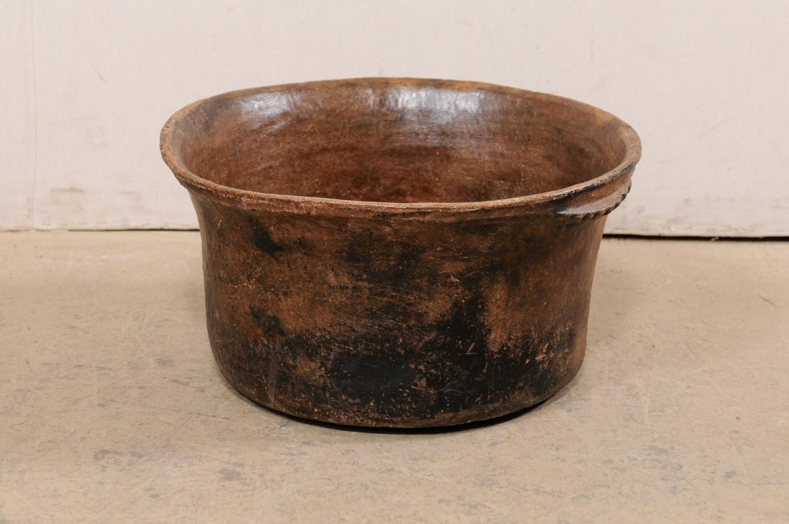 Antique Spanish Colonial Clay Cooking Pot from Guatemala, w/ Yummy Old Patina! In Good Condition For Sale In Atlanta, GA