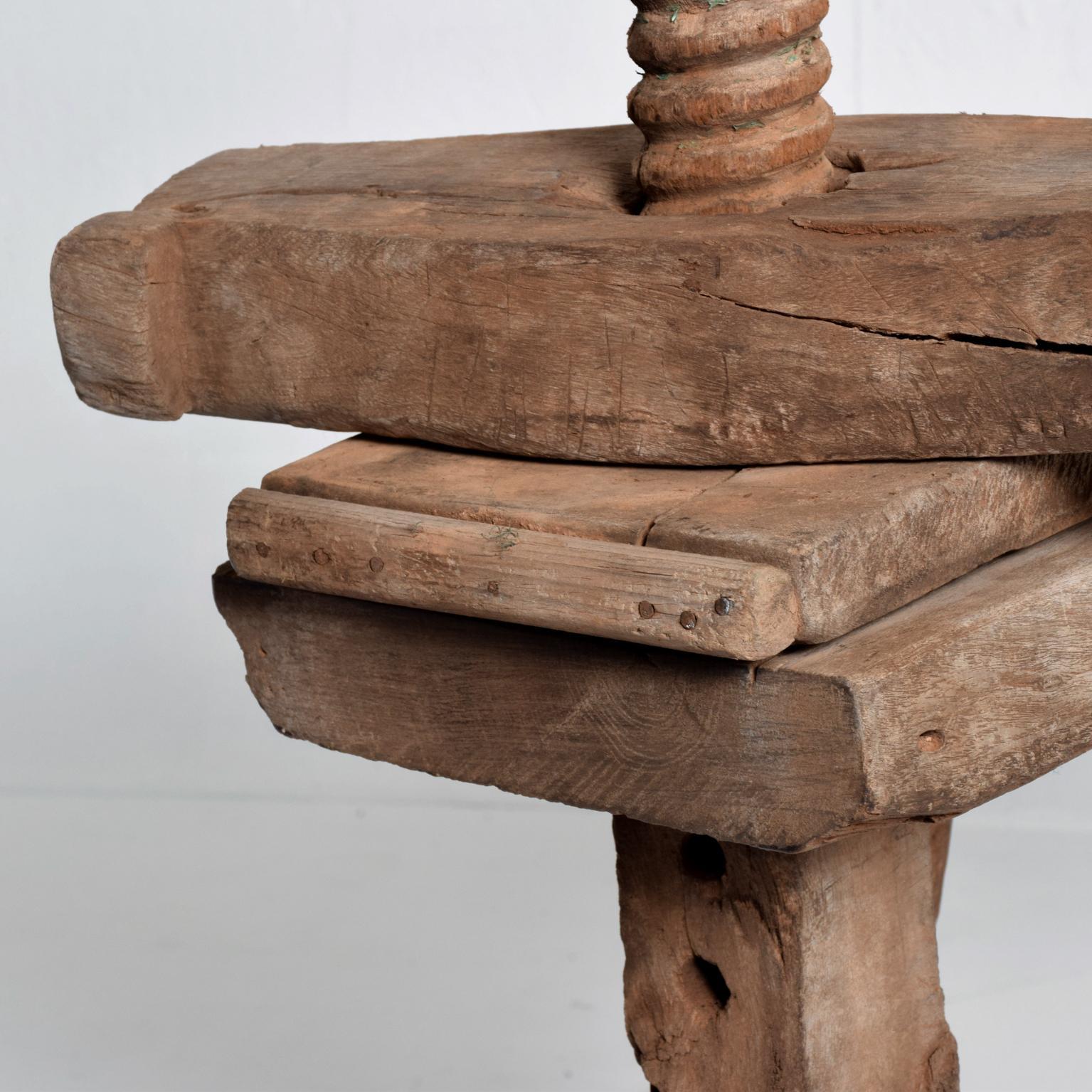 Banc de travail colonial espagnol primitif Mesquite des années 1800 Mexique en vente 1