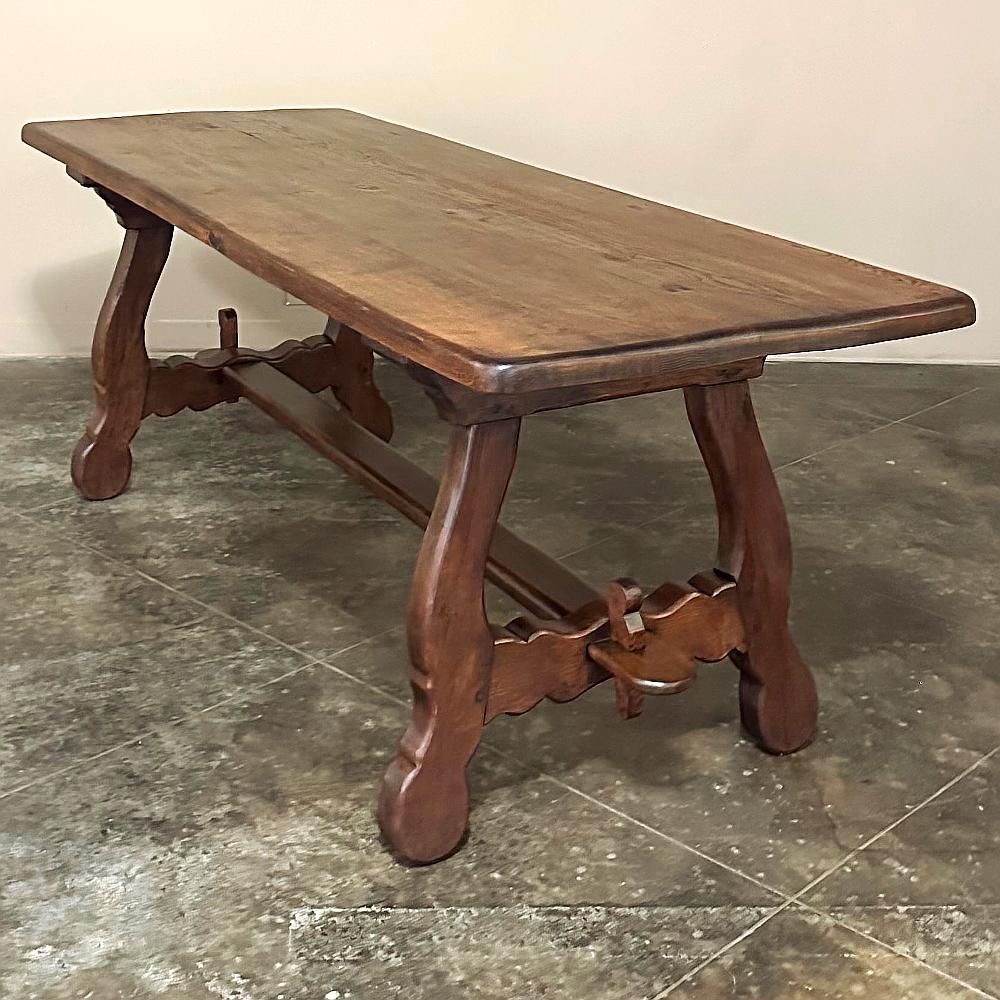Antique Spanish Colonial Dining Table in Solid Oak In Good Condition In Dallas, TX