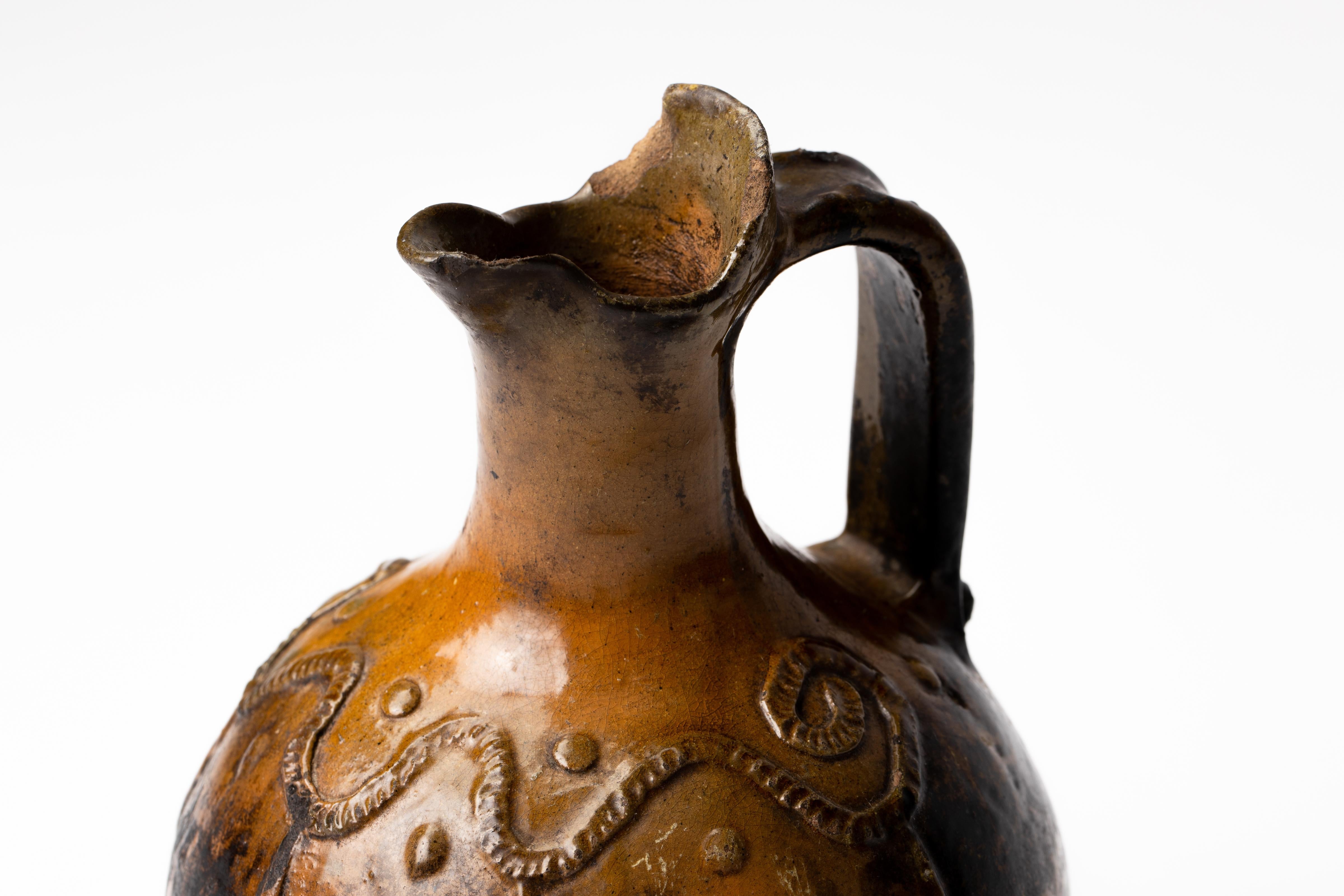 Antica brocca da acqua in maiolica Coloni spagnola In condizioni discrete in vendita a New York, NY