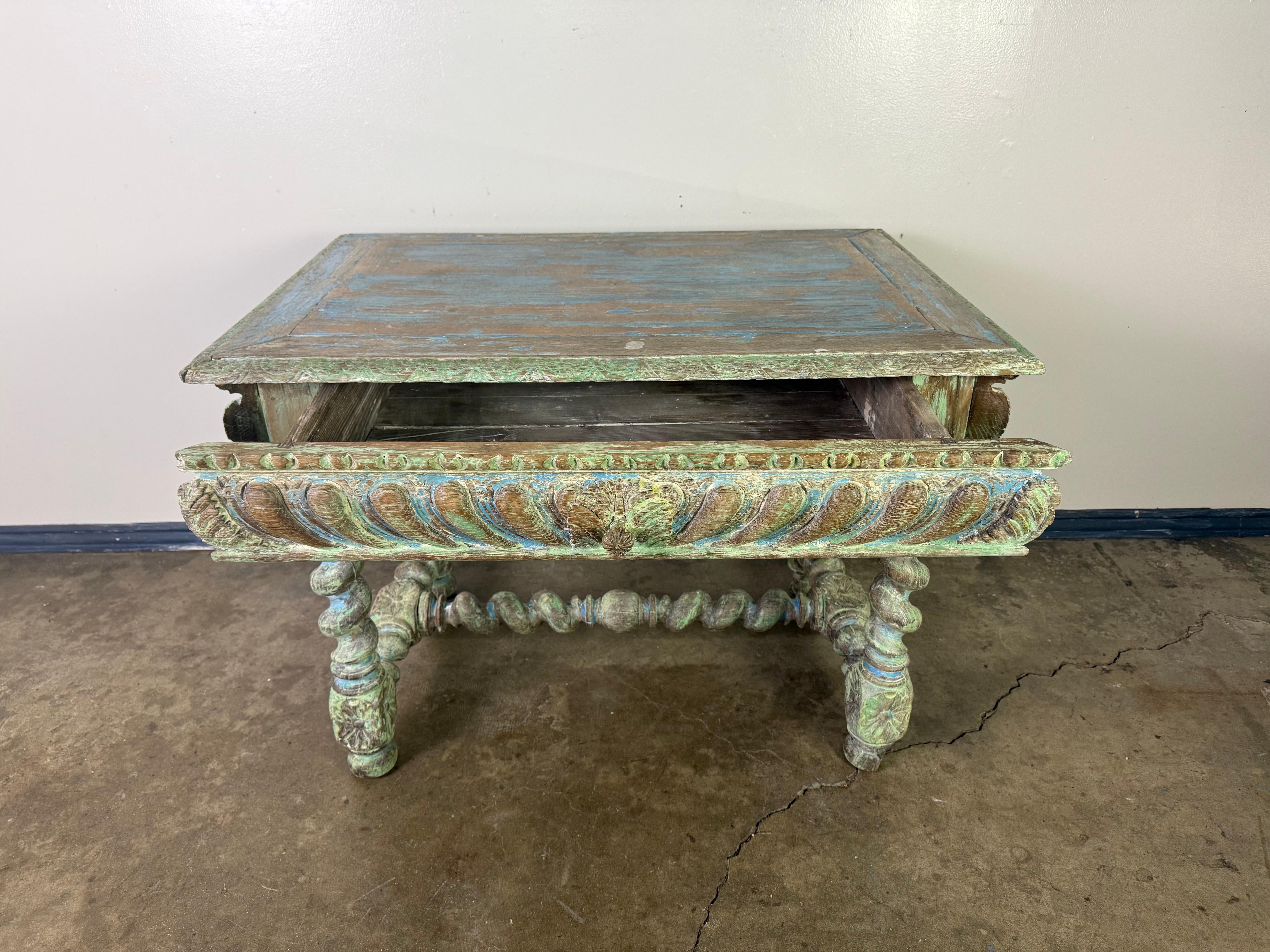 Antigua Mesa de Escribir Tallada de Estilo Colonial Español con Cajón en Desgastado estado para la venta en Los Angeles, CA